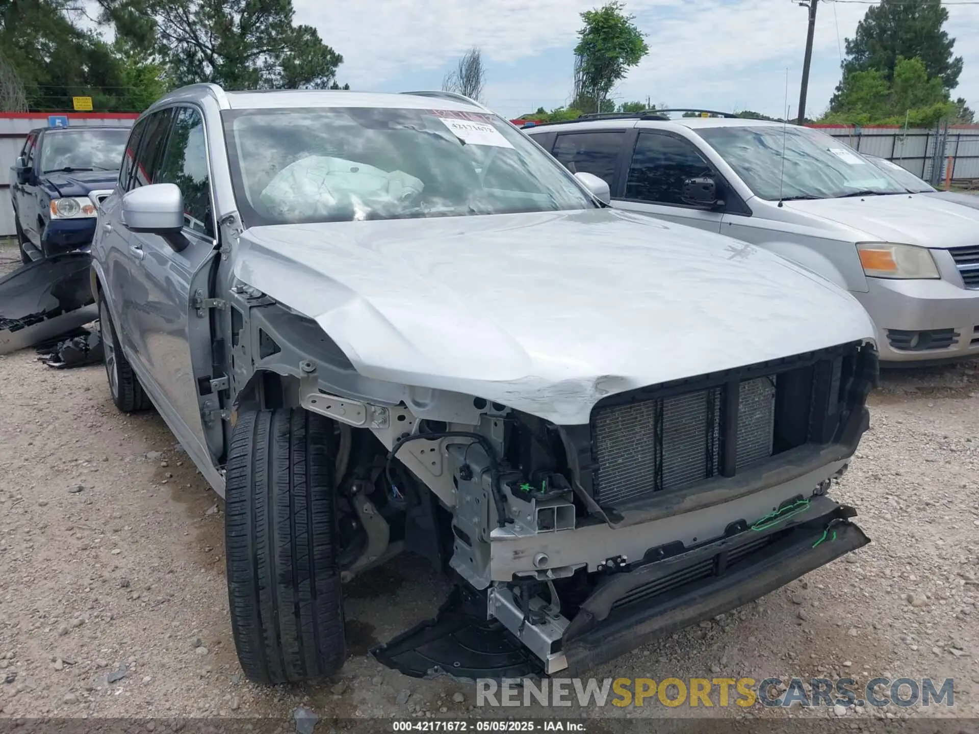 6 fotografías del automóvil dañado YV4102CK7M1735715 VOLVO XC90 2021