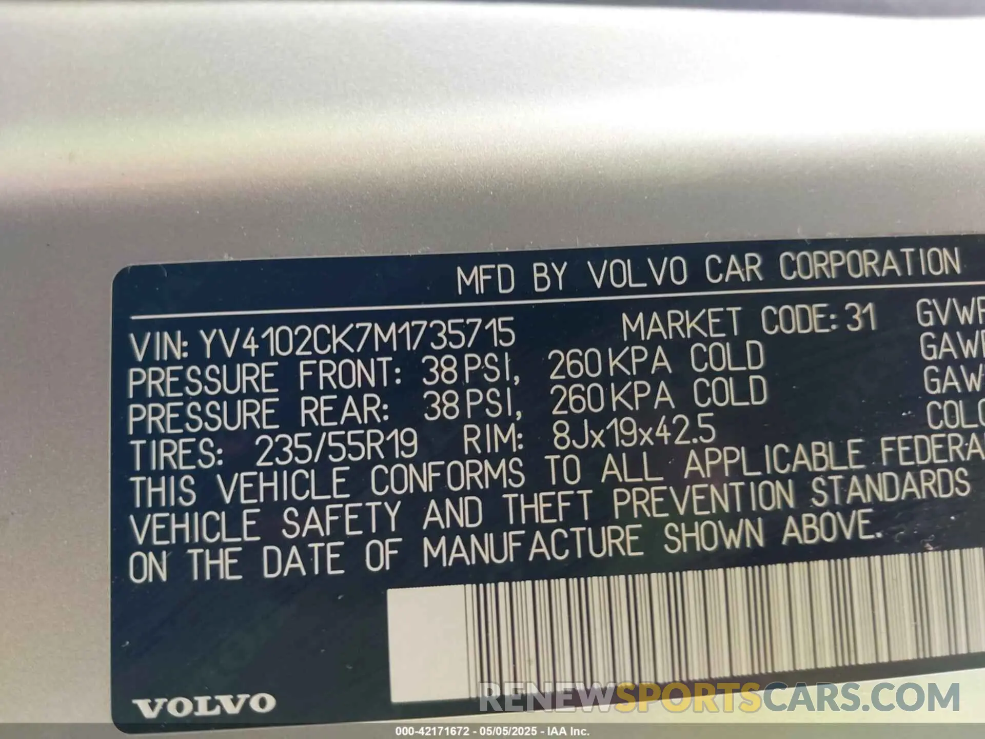 9 fotografías del automóvil dañado YV4102CK7M1735715 VOLVO XC90 2021
