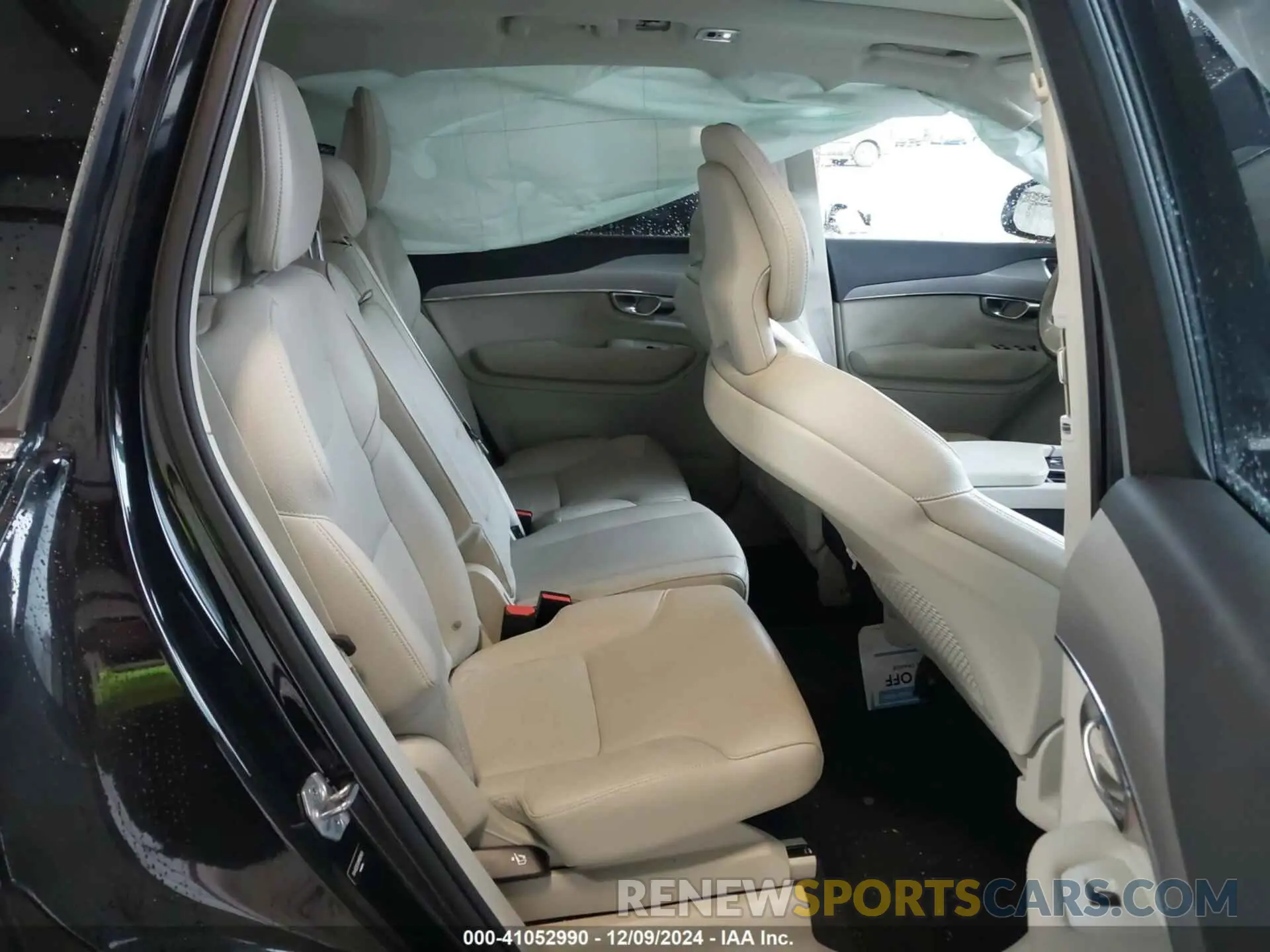 8 fotografías del automóvil dañado YV4102CKXM1691404 VOLVO XC90 2021