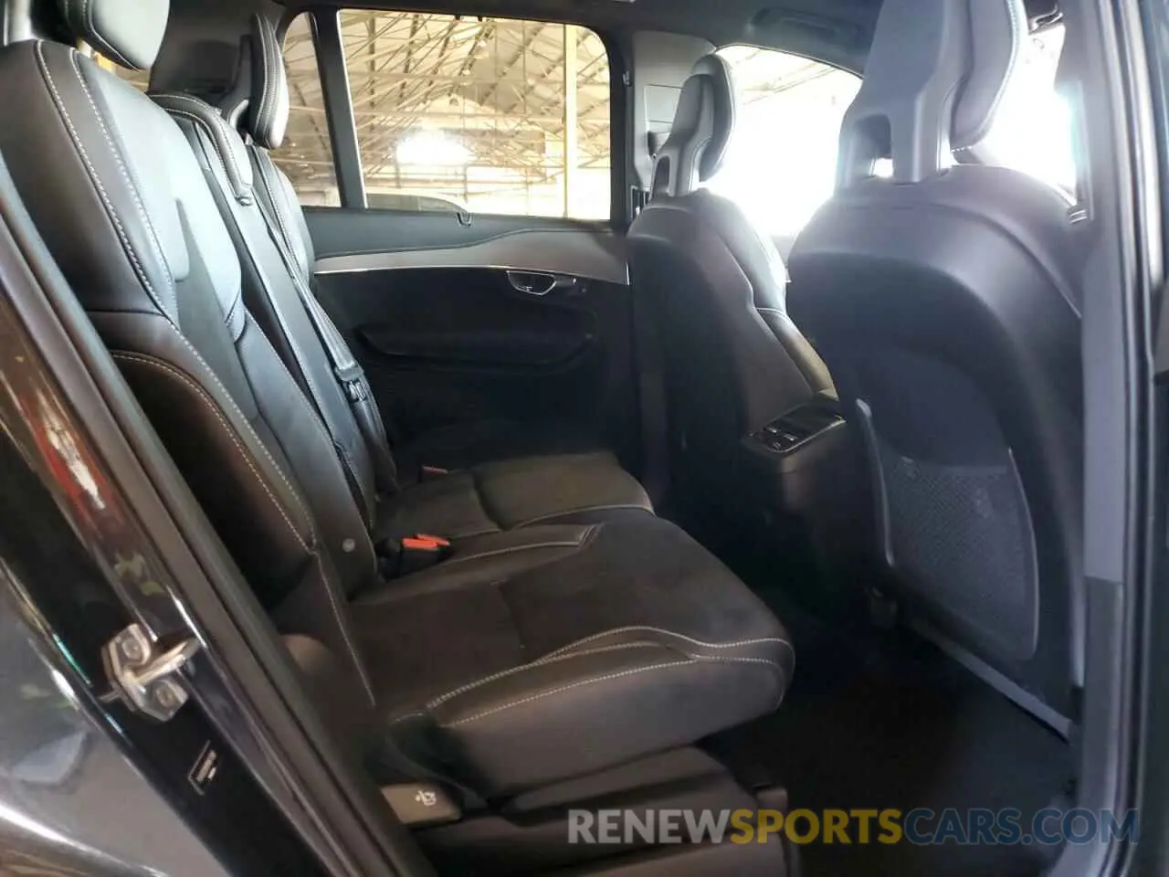 11 fotografías del automóvil dañado YV4102CM7M1671788 VOLVO XC90 2021