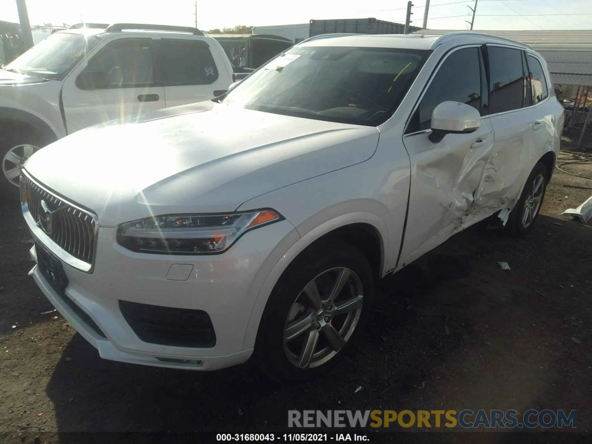 2 fotografías del automóvil dañado YV4102PK0M1751216 VOLVO XC90 2021