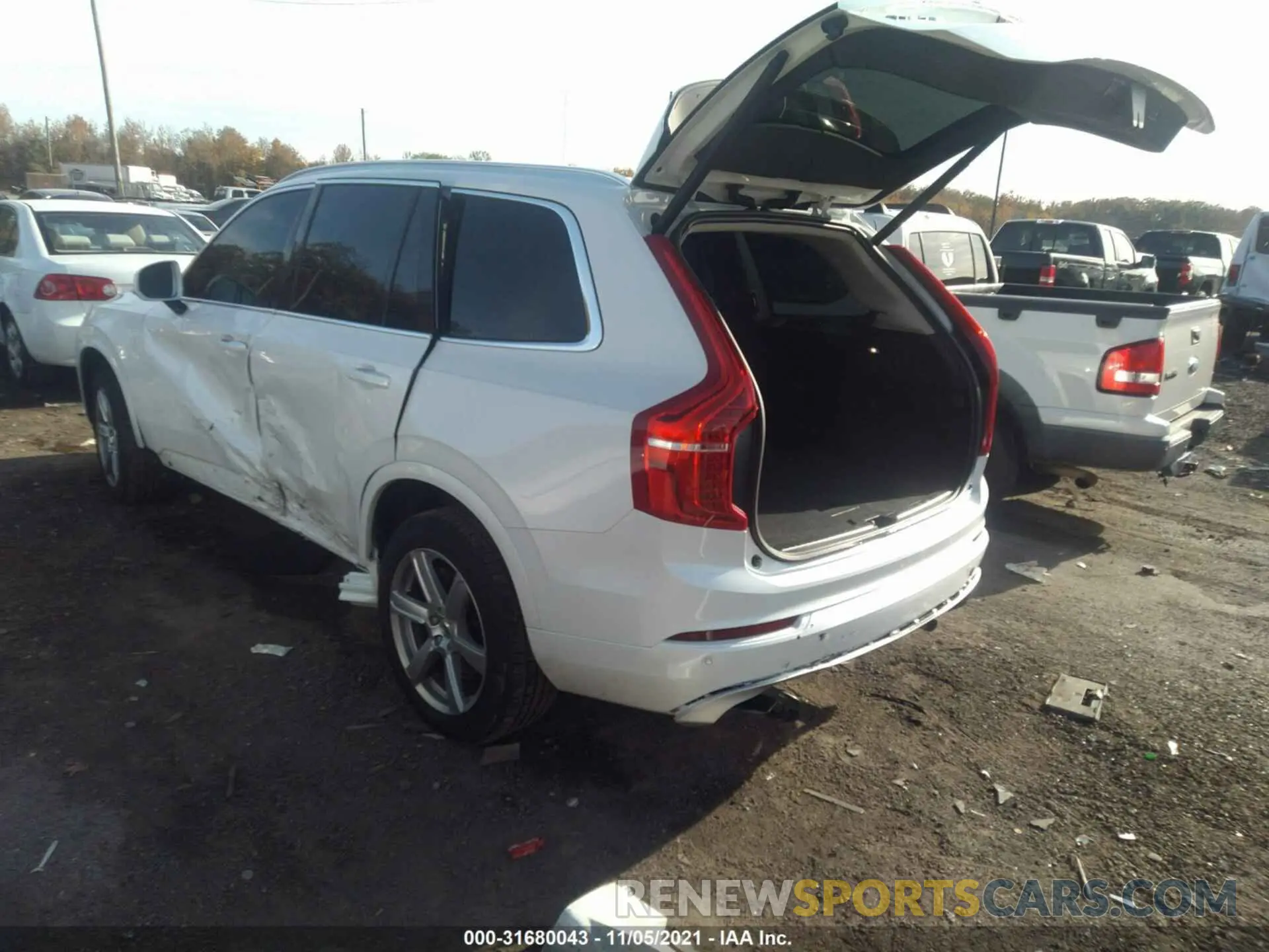 3 fotografías del automóvil dañado YV4102PK0M1751216 VOLVO XC90 2021
