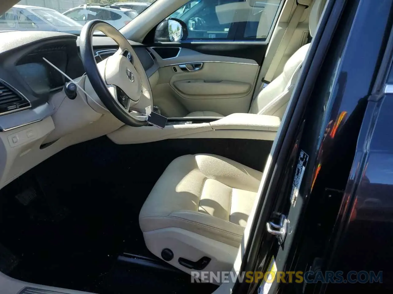 7 fotografías del automóvil dañado YV4102PK1M1720959 VOLVO XC90 2021