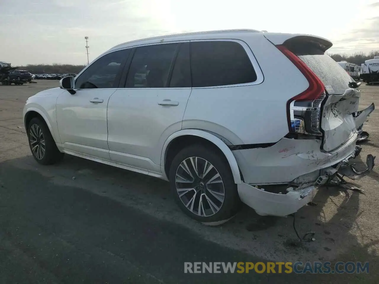 2 fotografías del automóvil dañado YV4102PK5M1671765 VOLVO XC90 2021