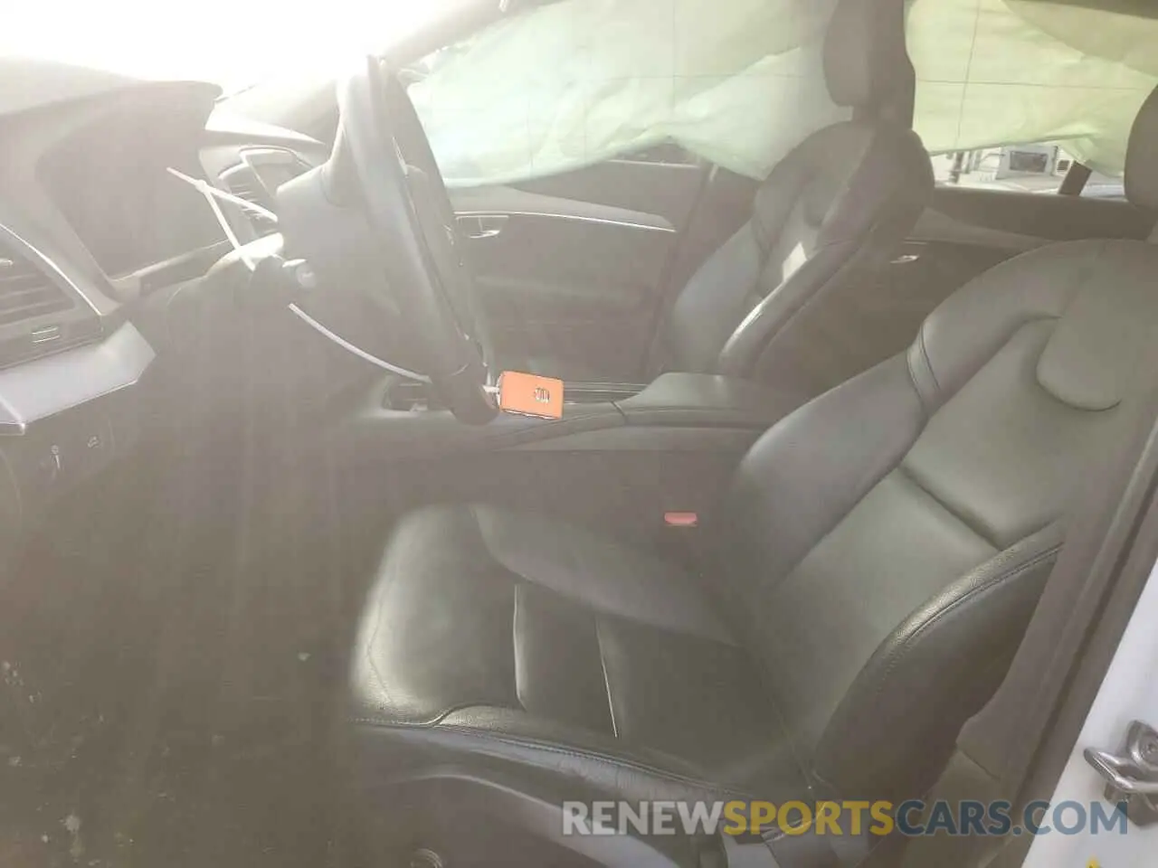 7 fotografías del automóvil dañado YV4102PK5M1671765 VOLVO XC90 2021