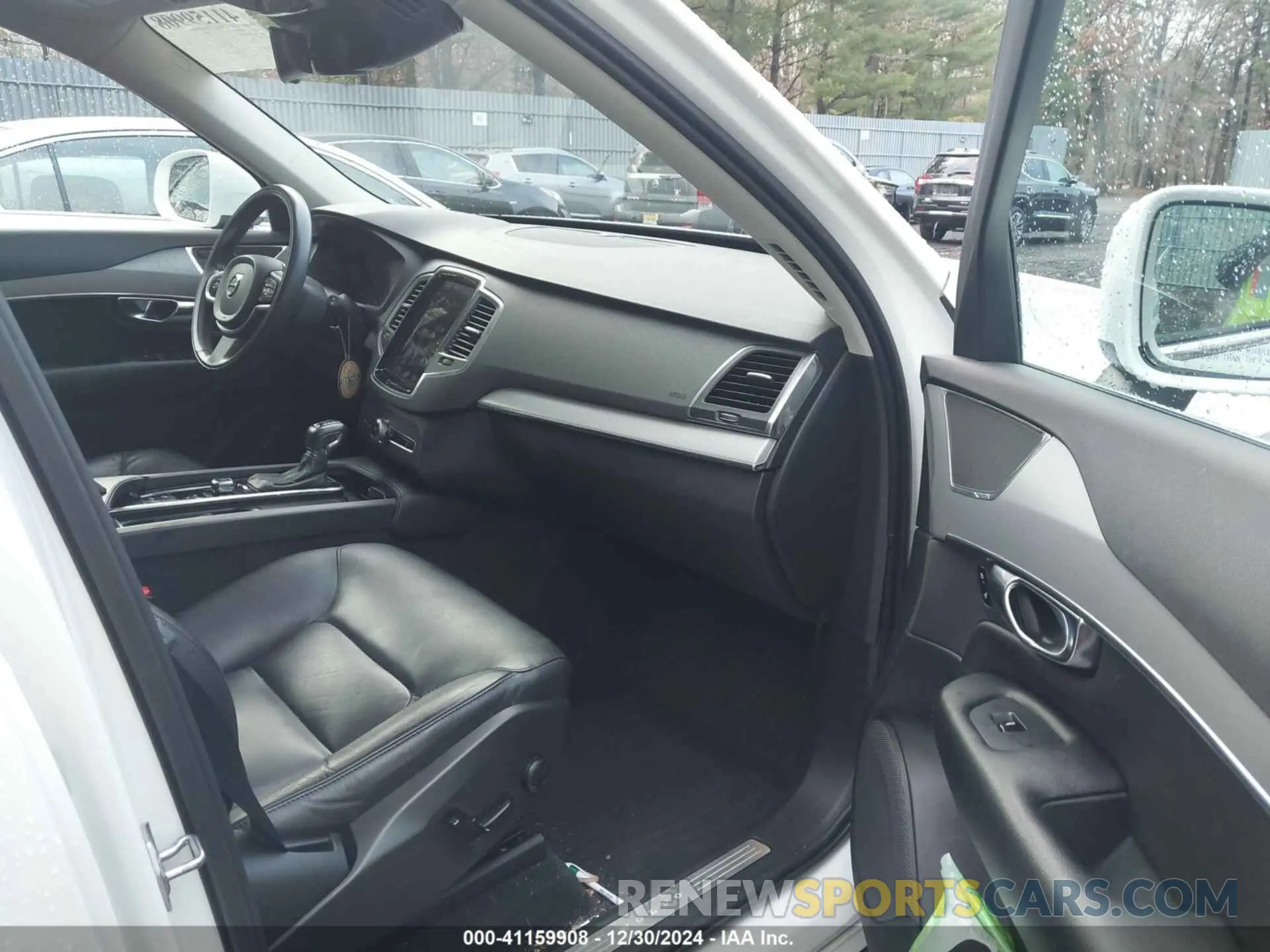 5 fotografías del automóvil dañado YV4102PK6M1737322 VOLVO XC90 2021
