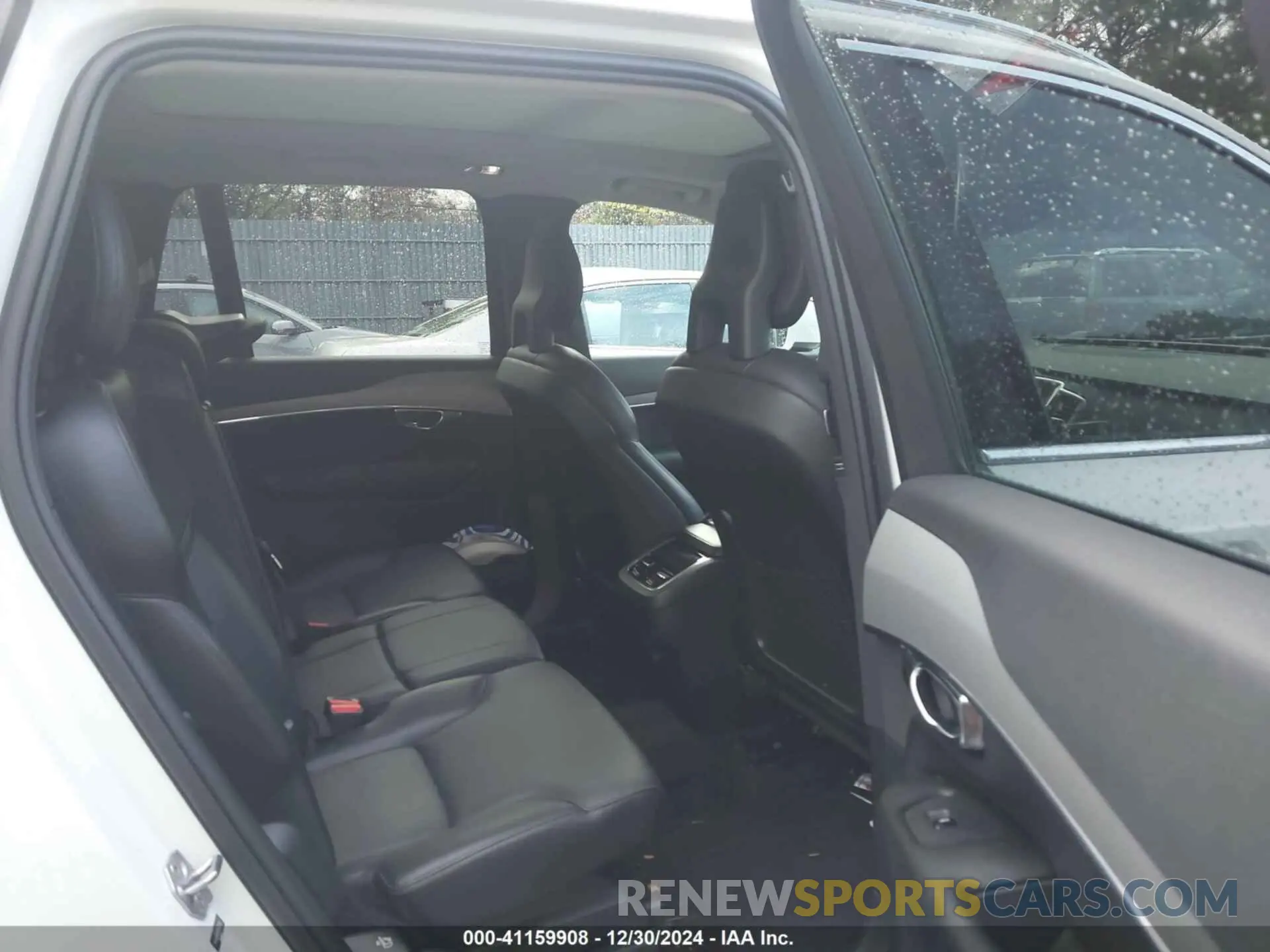 8 fotografías del automóvil dañado YV4102PK6M1737322 VOLVO XC90 2021