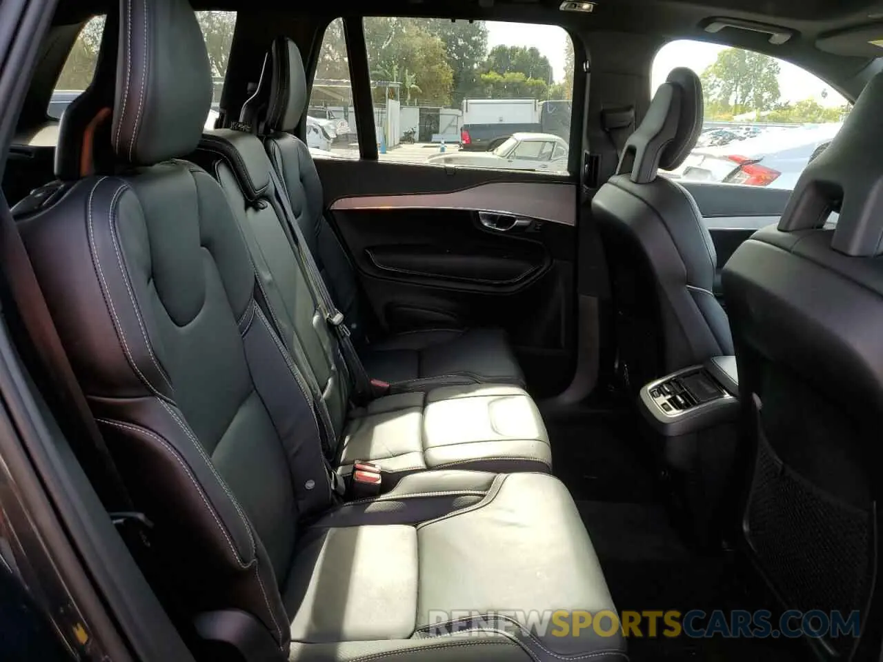11 fotografías del automóvil dañado YV4102PM3M1726893 VOLVO XC90 2021