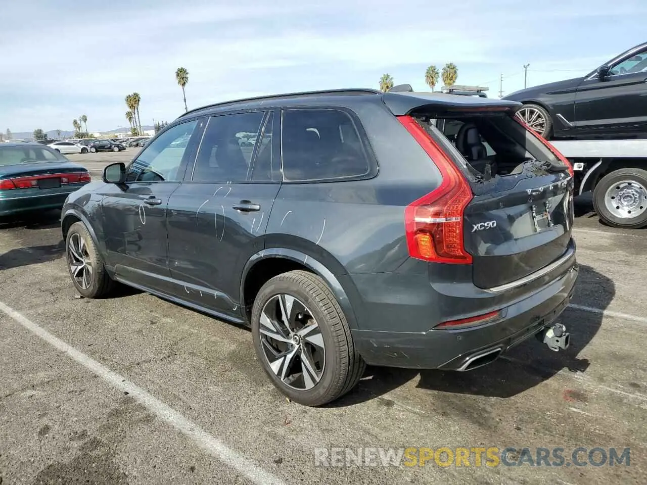 2 fotografías del automóvil dañado YV4102PM3M1726893 VOLVO XC90 2021