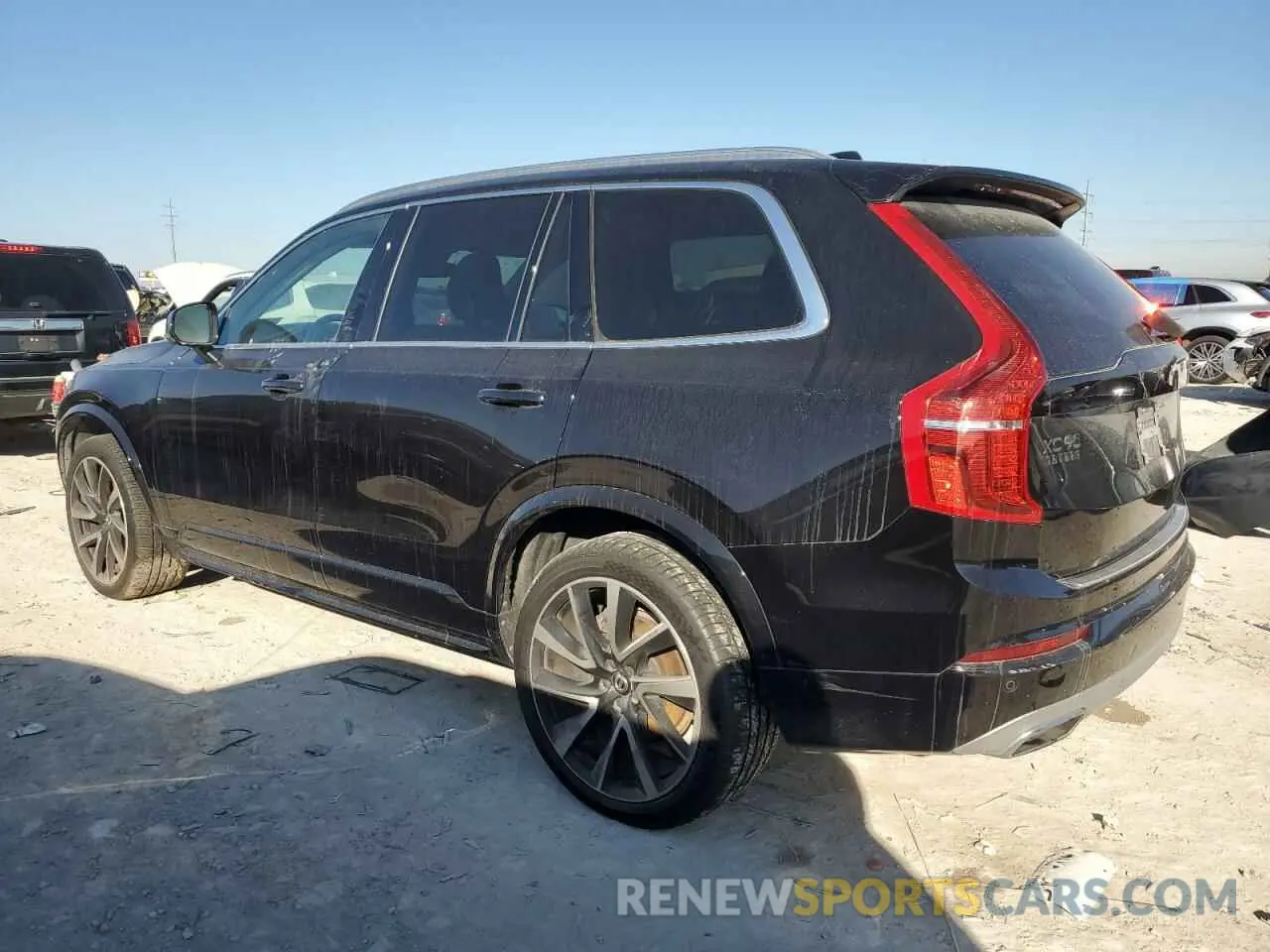 2 fotografías del automóvil dañado YV4A221K0M1680263 VOLVO XC90 2021