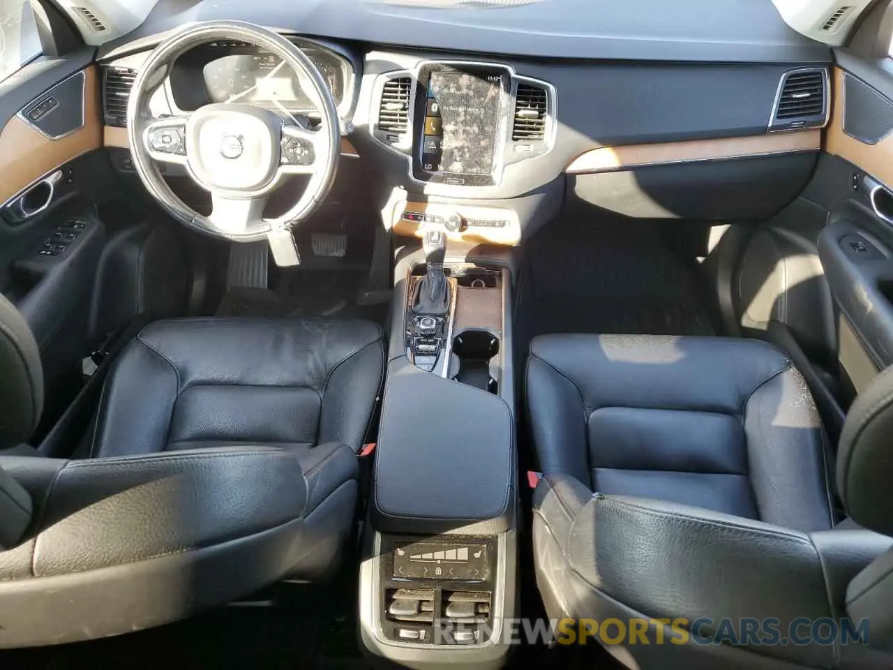 8 fotografías del automóvil dañado YV4A221K0M1680263 VOLVO XC90 2021