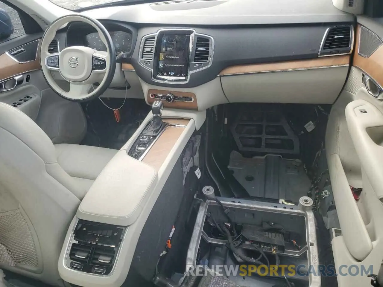 8 fotografías del automóvil dañado YV4A221K2M1702621 VOLVO XC90 2021