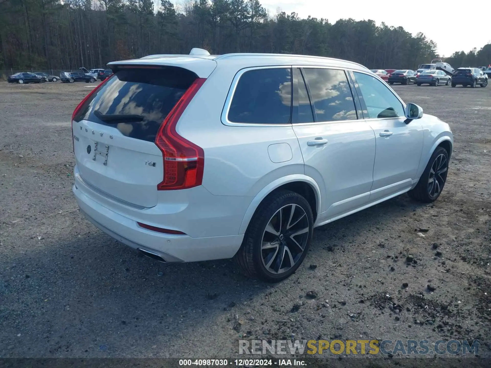 4 fotografías del automóvil dañado YV4A221KXM1725158 VOLVO XC90 2021