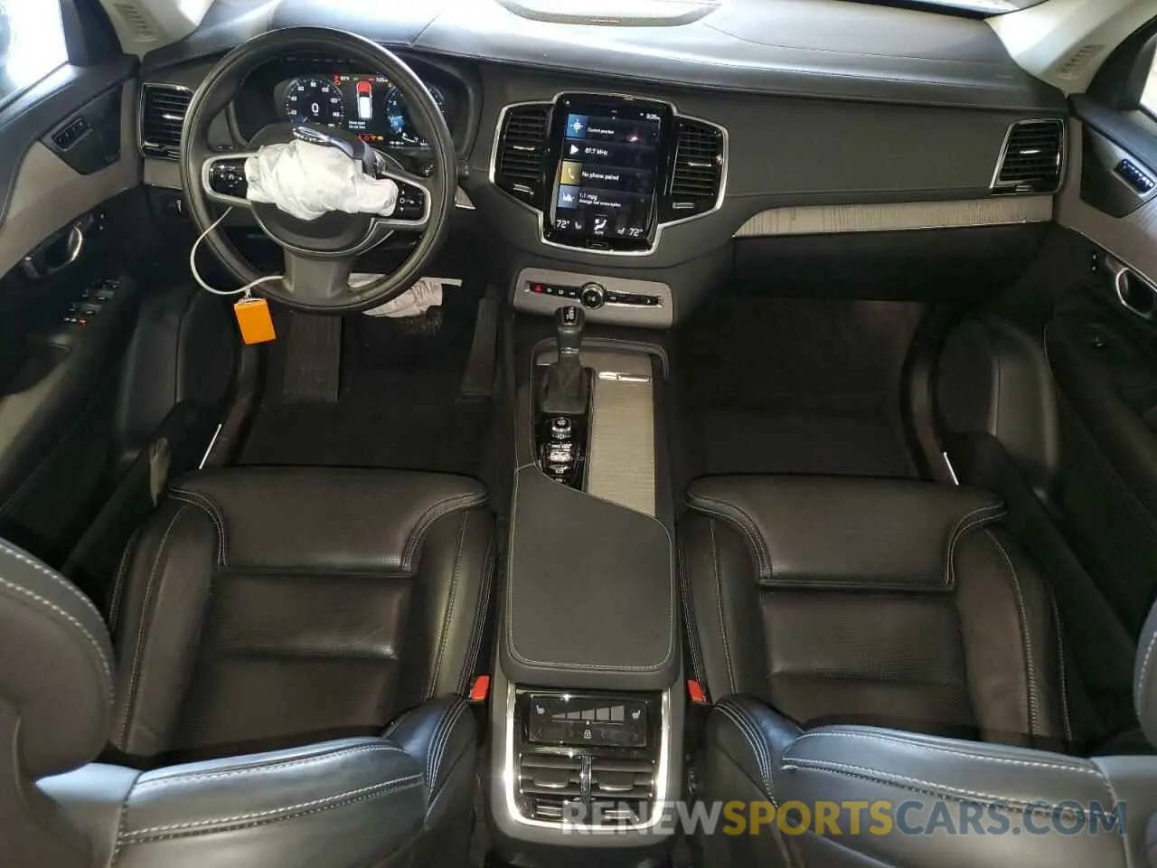 8 fotografías del automóvil dañado YV4A221L3M1769642 VOLVO XC90 2021