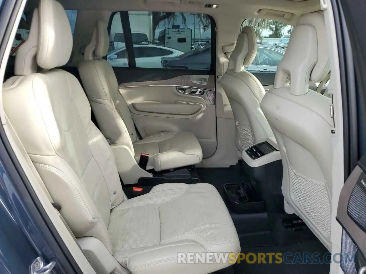 11 fotografías del automóvil dañado YV4A221LXM1672616 VOLVO XC90 2021
