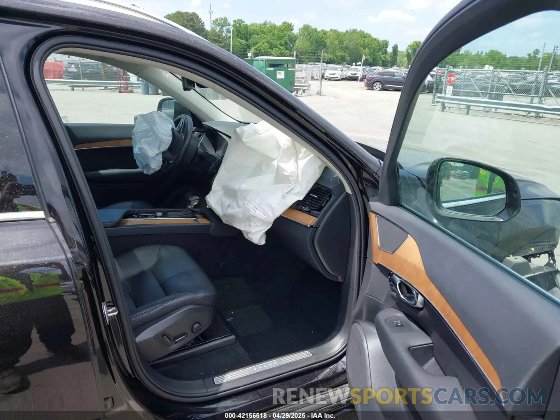 5 fotografías del automóvil dañado YV4A22PK3M1717880 VOLVO XC90 2021