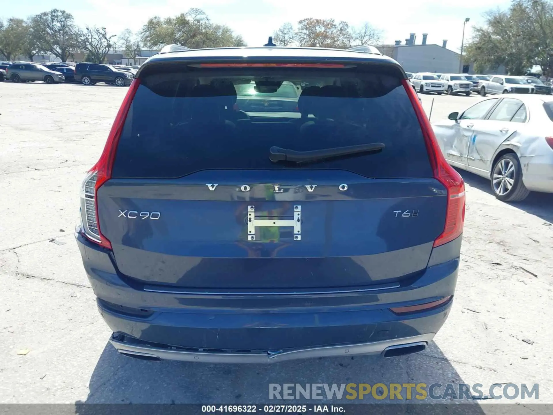 16 fotografías del automóvil dañado YV4A22PK5M1773173 VOLVO XC90 2021
