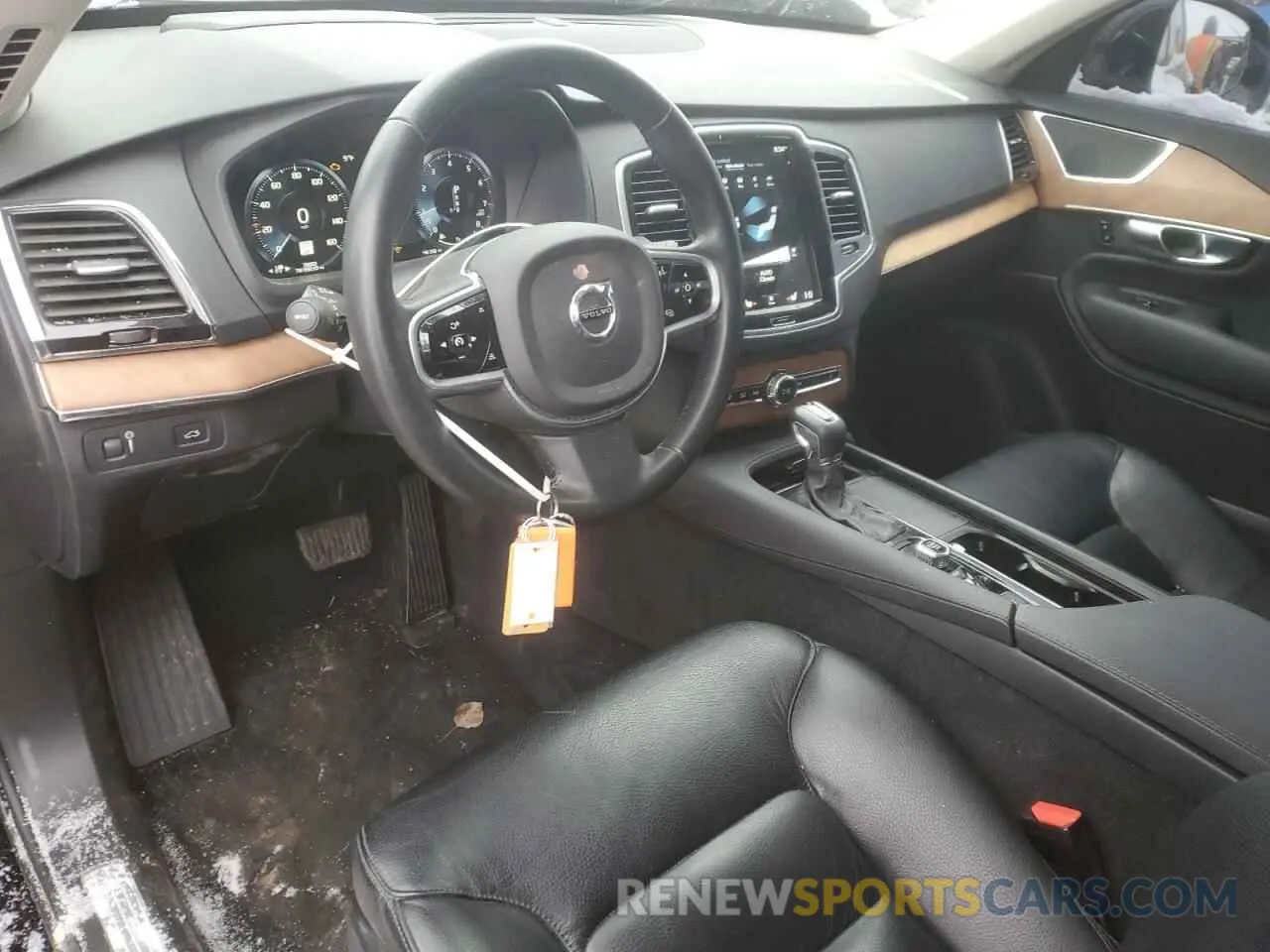 8 fotografías del automóvil dañado YV4A22PKXM1671514 VOLVO XC90 2021