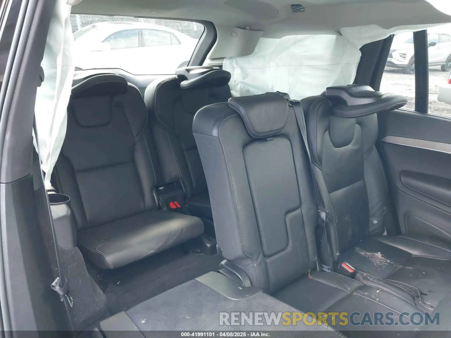 8 fotografías del automóvil dañado YV4A22PL8M1770292 VOLVO XC90 2021