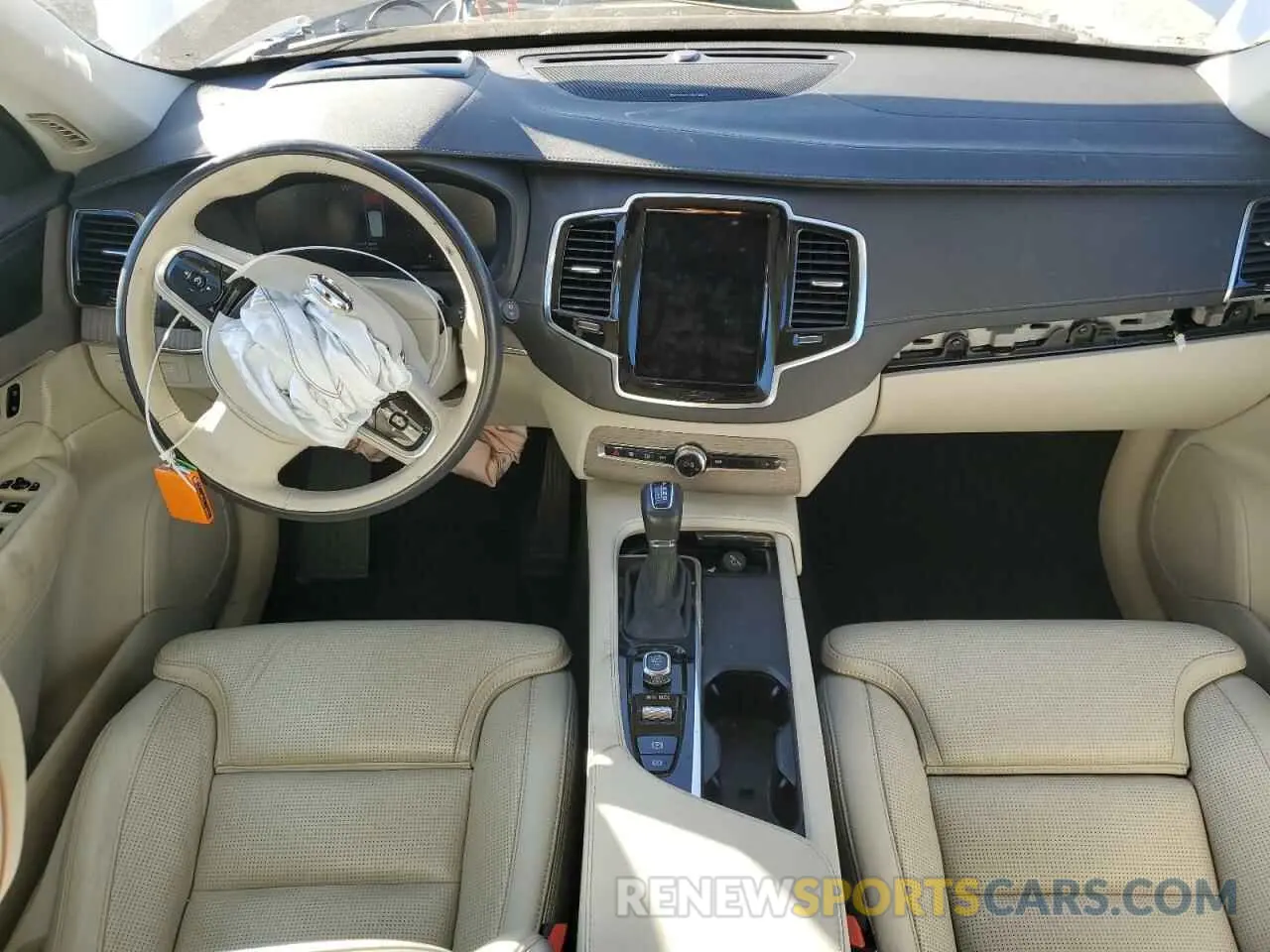 8 fotografías del automóvil dañado YV4A22PL9M1761553 VOLVO XC90 2021
