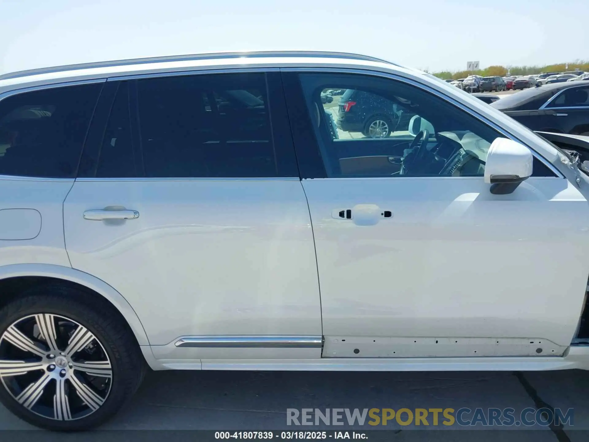 14 fotografías del automóvil dañado YV4A22PLXM1773176 VOLVO XC90 2021