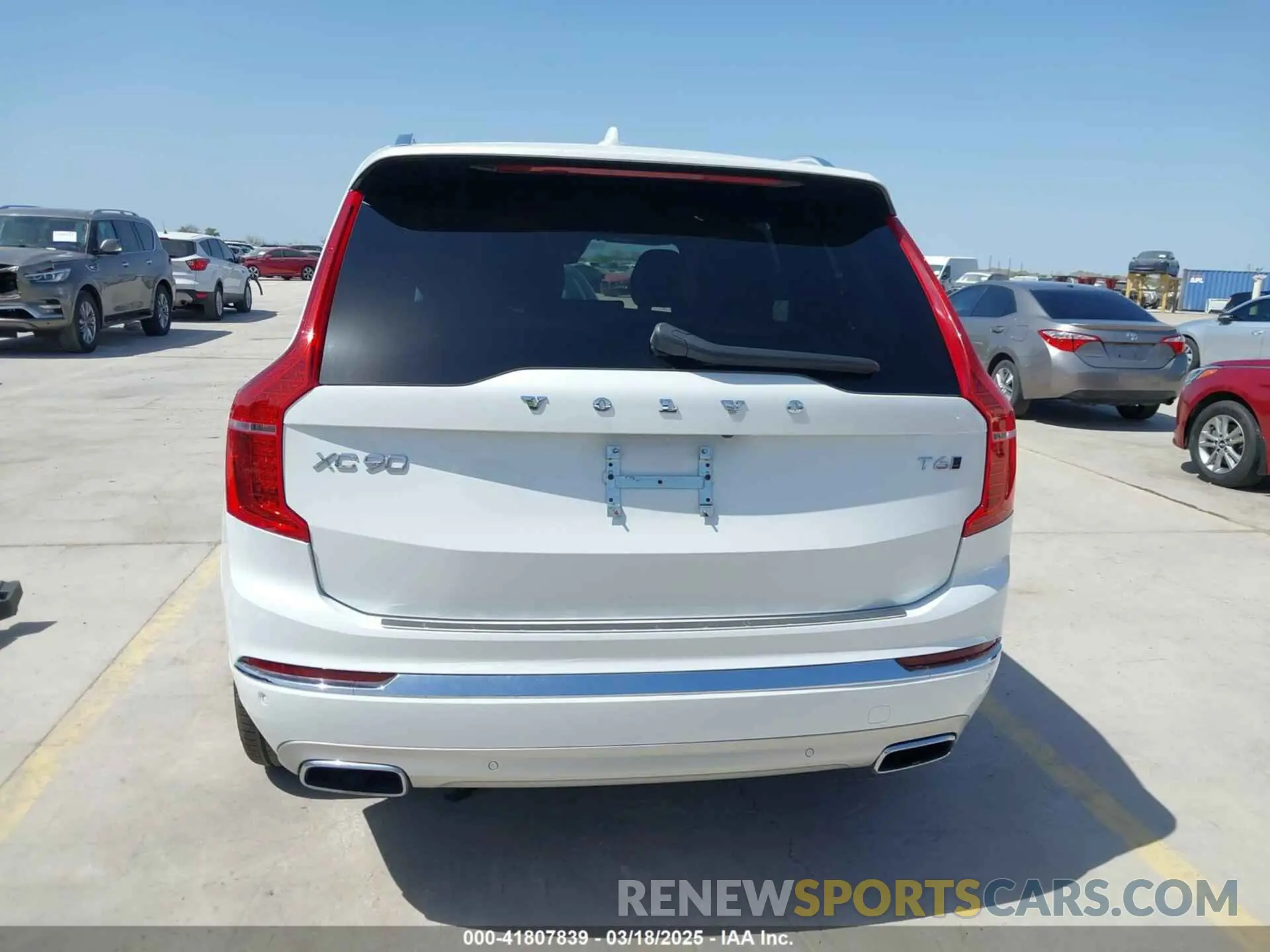17 fotografías del automóvil dañado YV4A22PLXM1773176 VOLVO XC90 2021