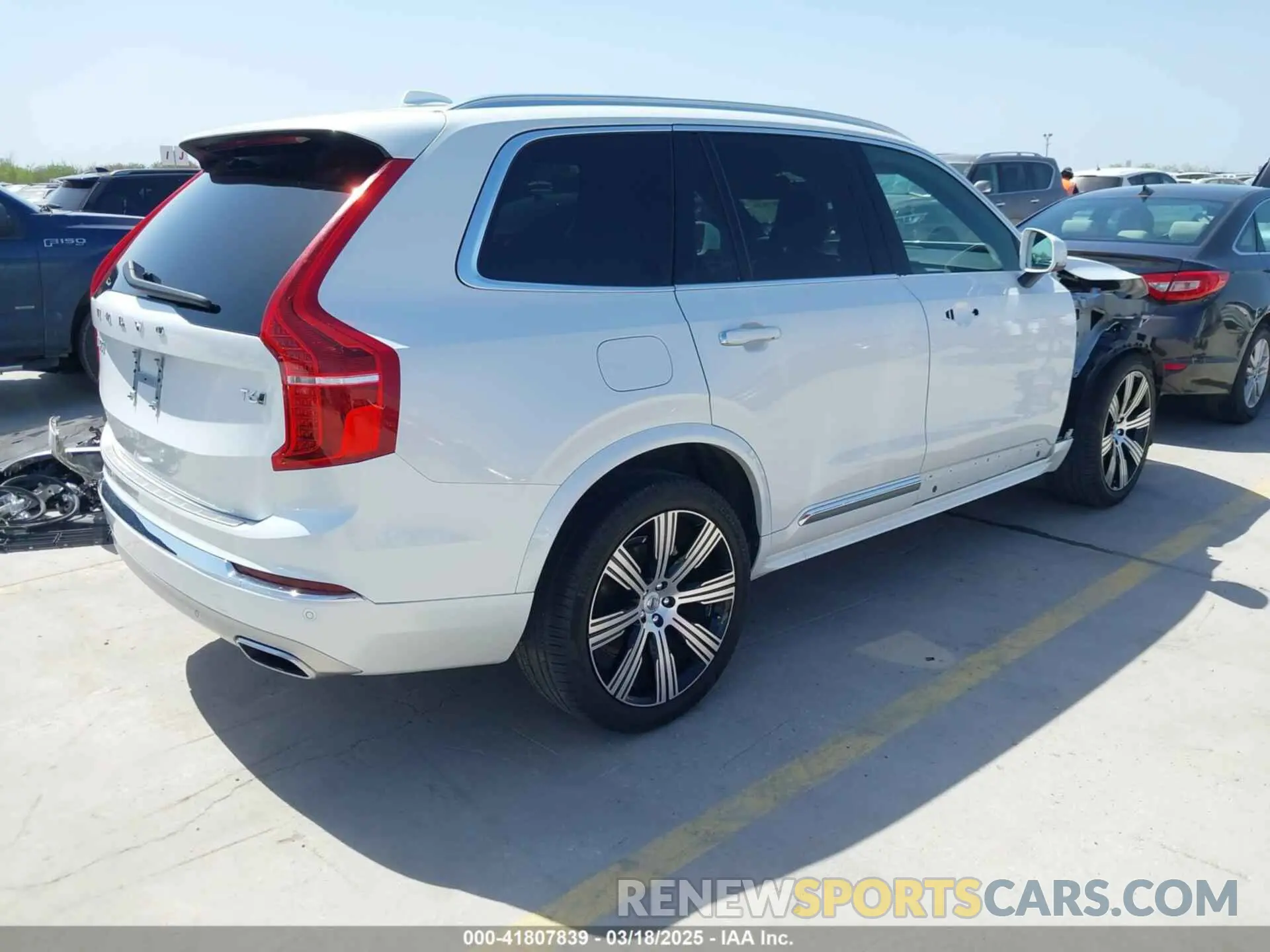4 fotografías del automóvil dañado YV4A22PLXM1773176 VOLVO XC90 2021