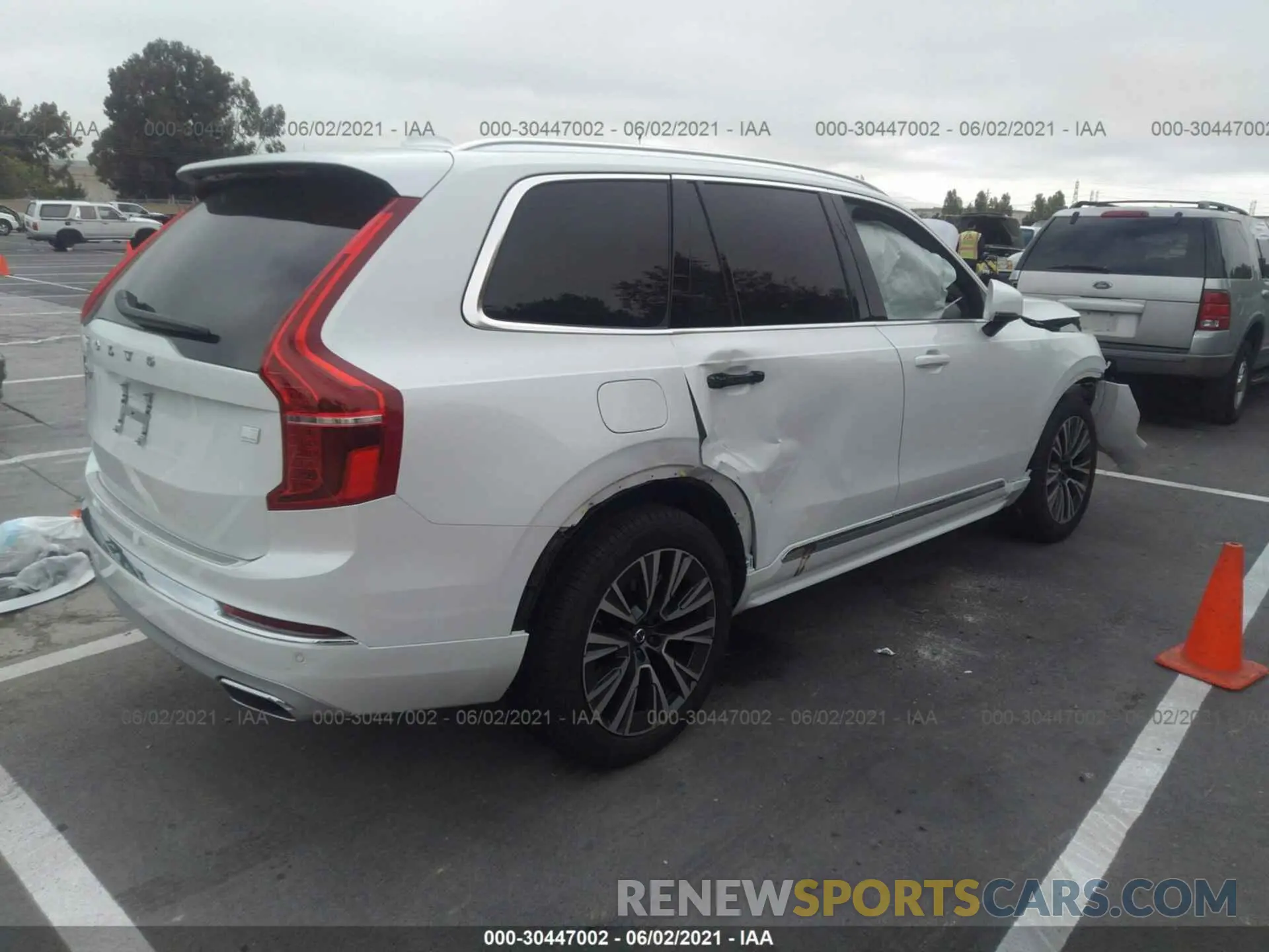 4 fotografías del automóvil dañado YV4BR0CK4M1712634 VOLVO XC90 2021