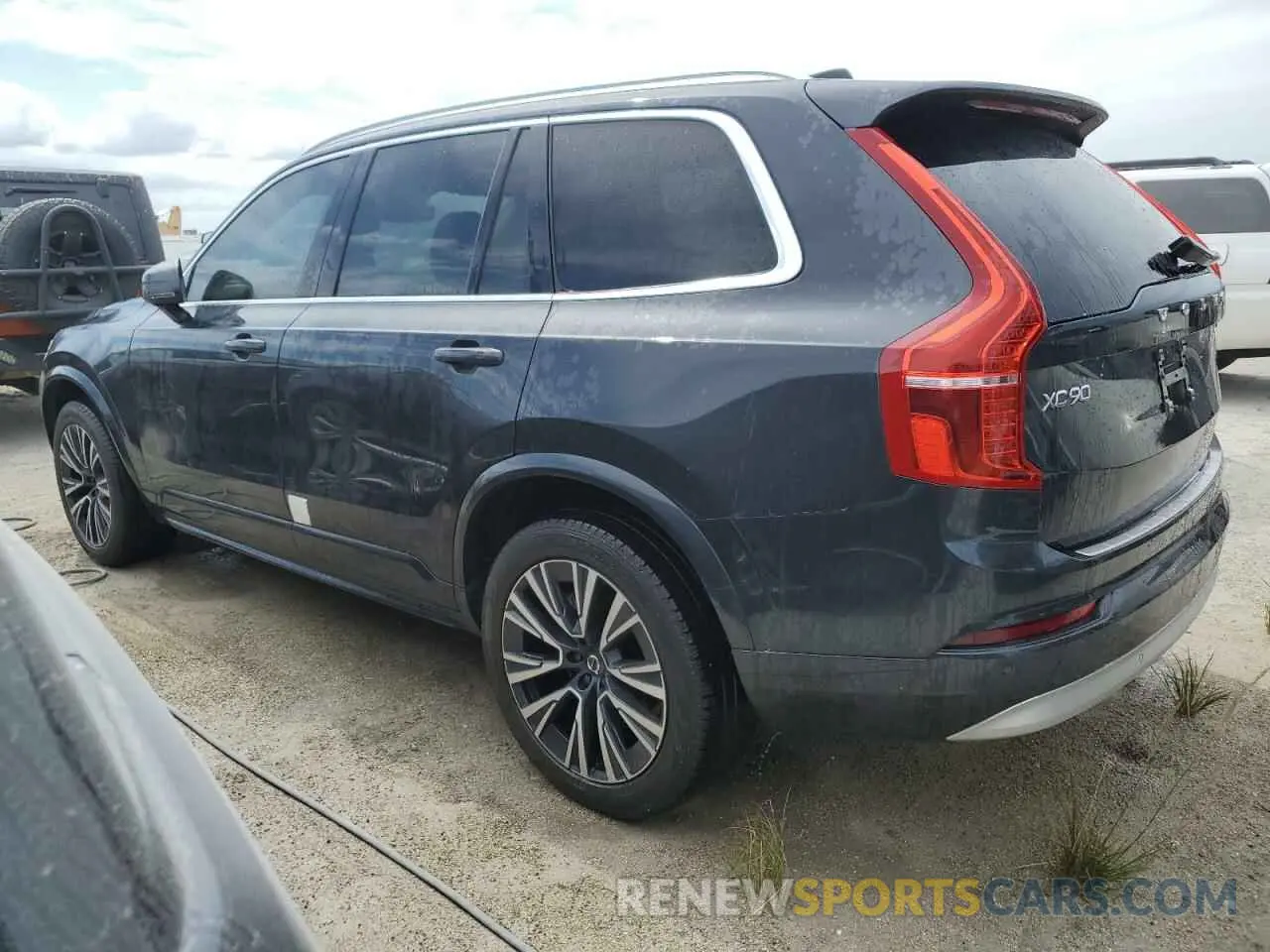 2 fotografías del automóvil dañado YV4102CK3N1866321 VOLVO XC90 2022