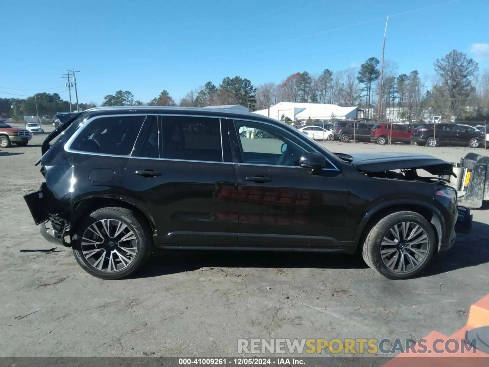 13 fotografías del automóvil dañado YV4102CK8N1789154 VOLVO XC90 2022