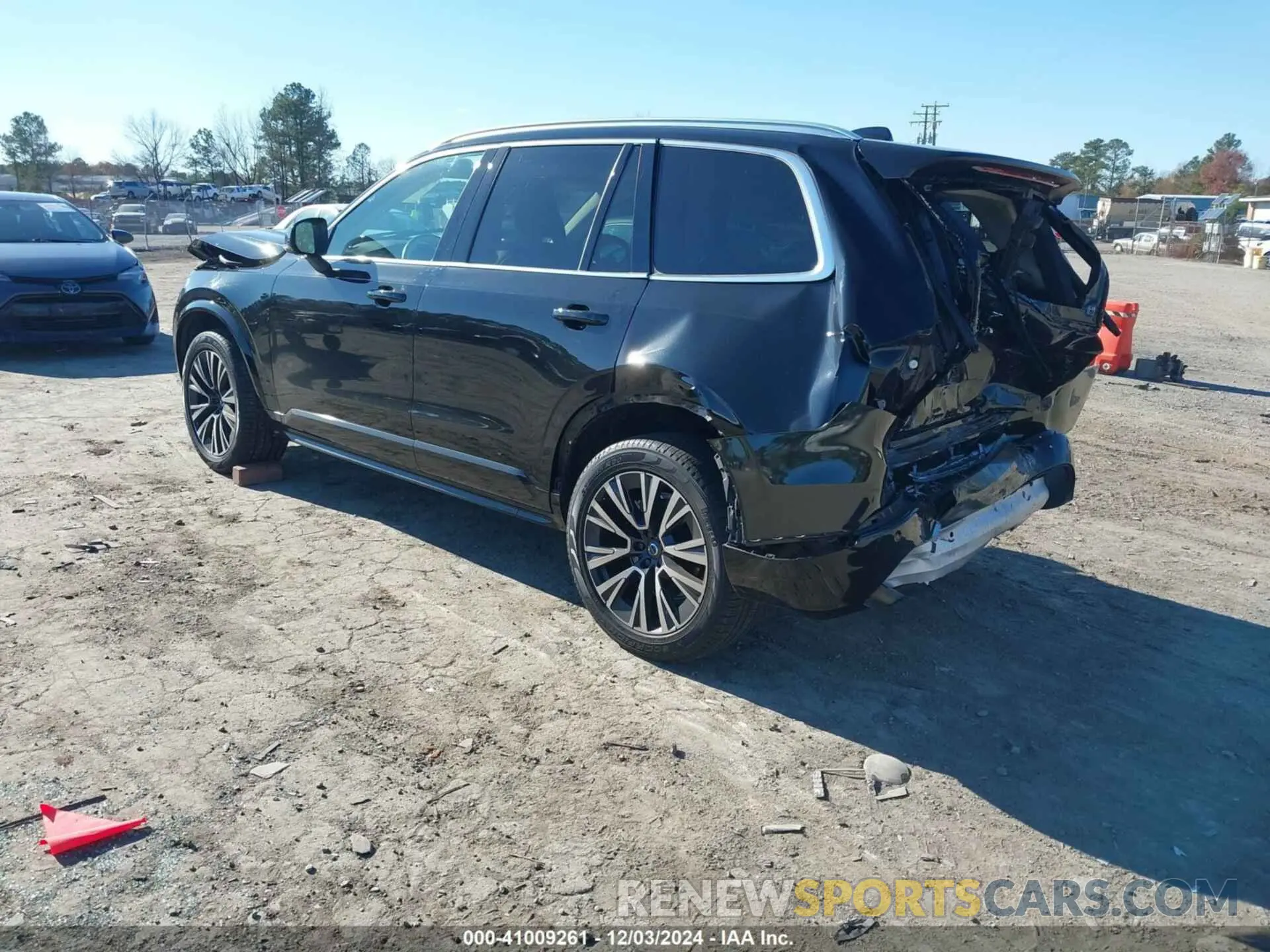 3 fotografías del automóvil dañado YV4102CK8N1789154 VOLVO XC90 2022