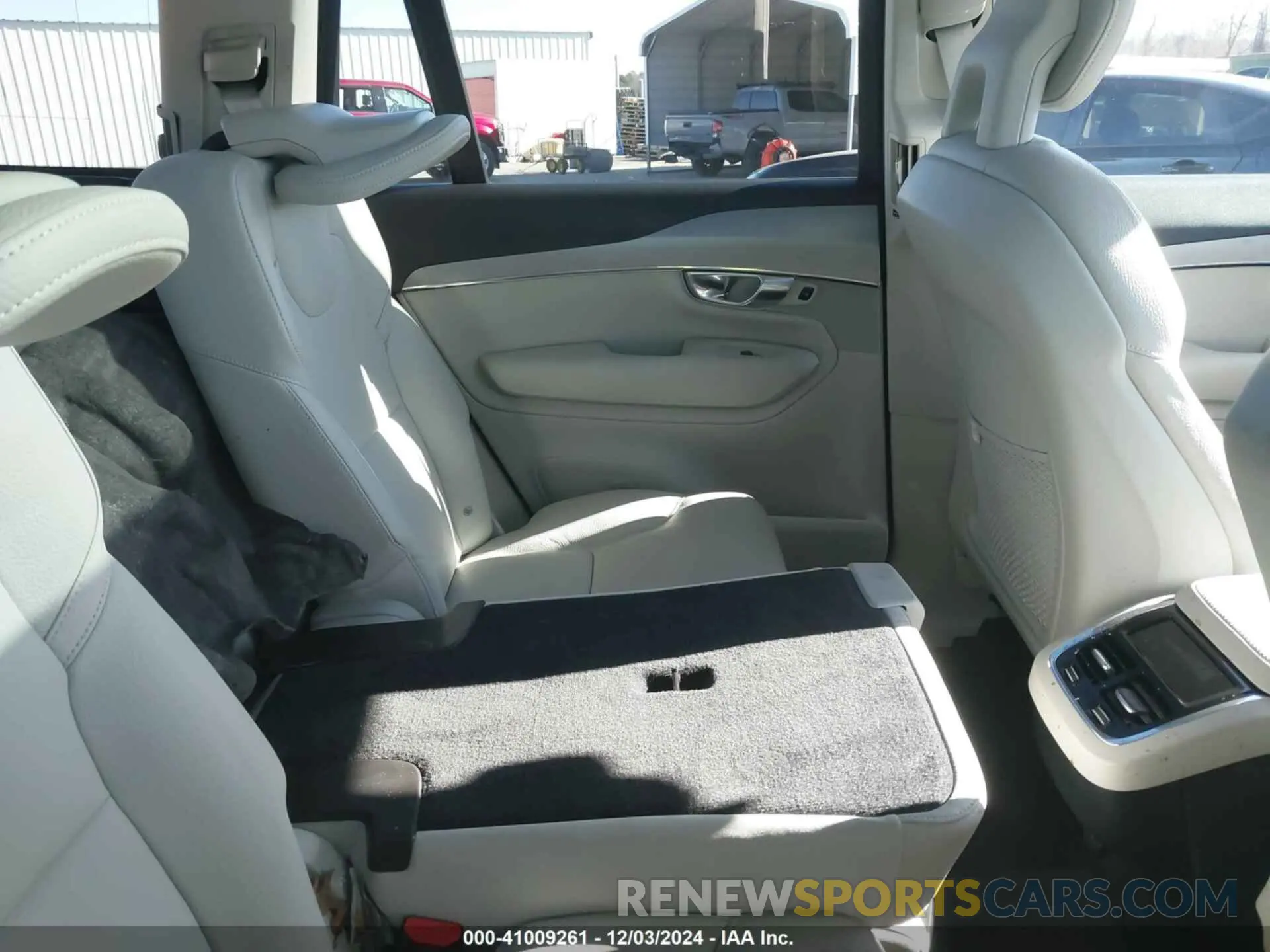 8 fotografías del automóvil dañado YV4102CK8N1789154 VOLVO XC90 2022