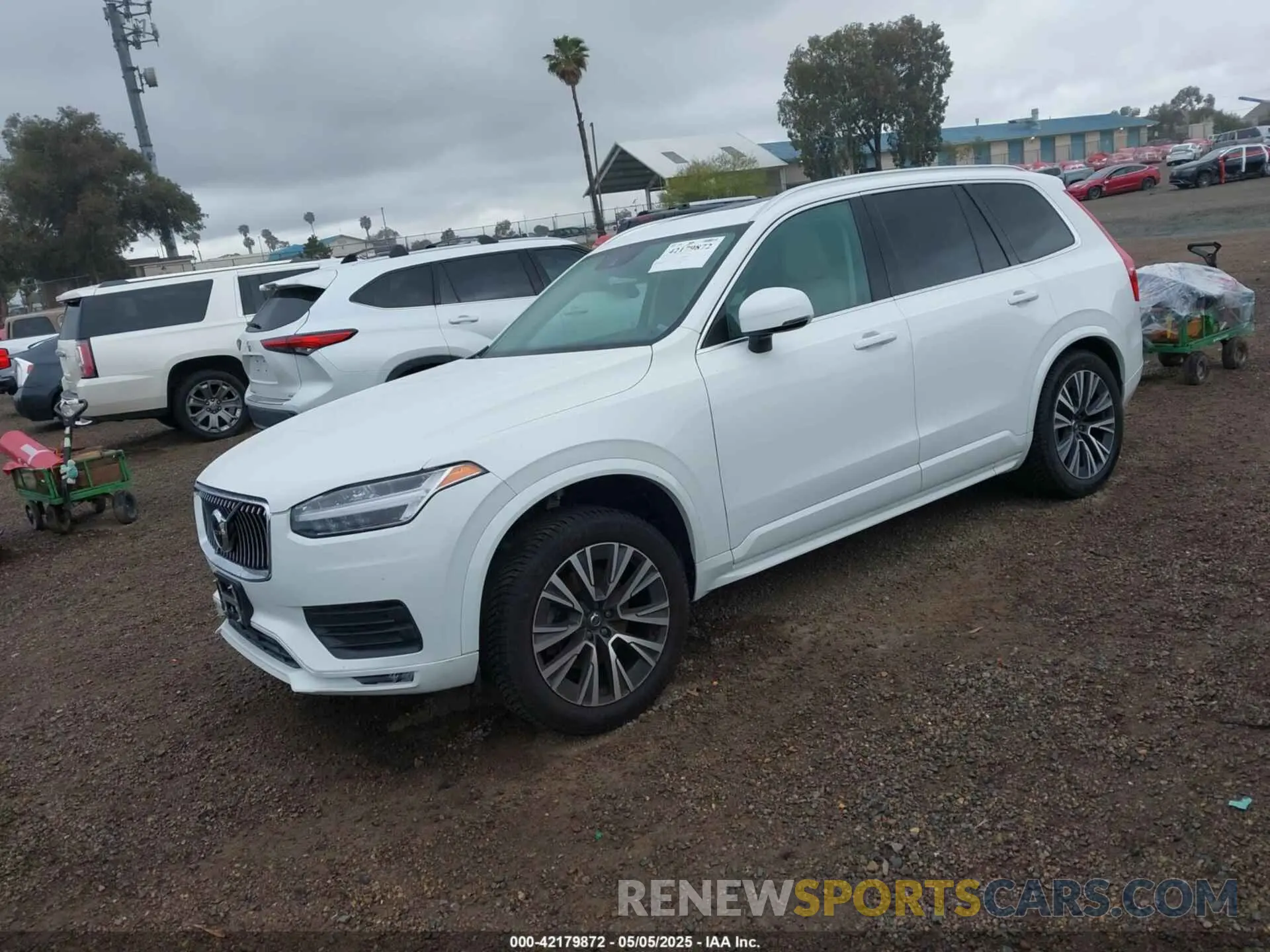 2 fotografías del automóvil dañado YV4102PK2N1781156 VOLVO XC90 2022