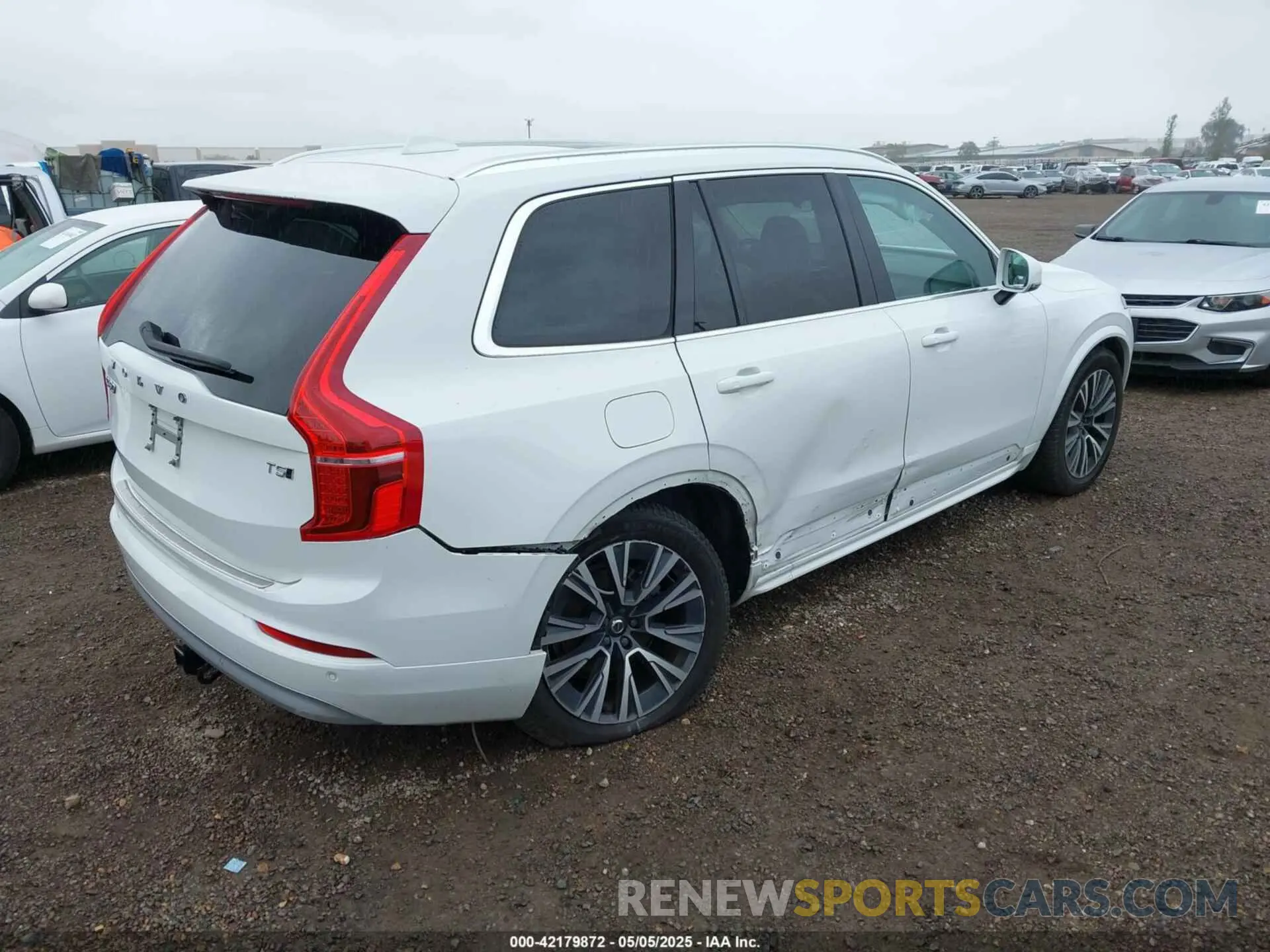 4 fotografías del automóvil dañado YV4102PK2N1781156 VOLVO XC90 2022
