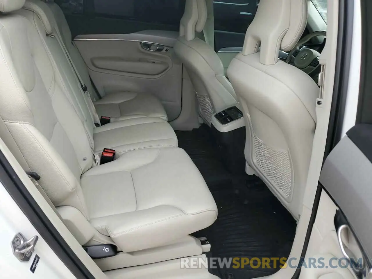 11 fotografías del automóvil dañado YV4102PK2N1784672 VOLVO XC90 2022