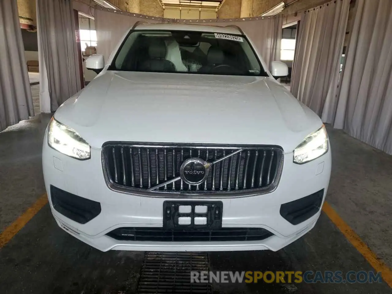 5 fotografías del automóvil dañado YV4102PK4N1836707 VOLVO XC90 2022