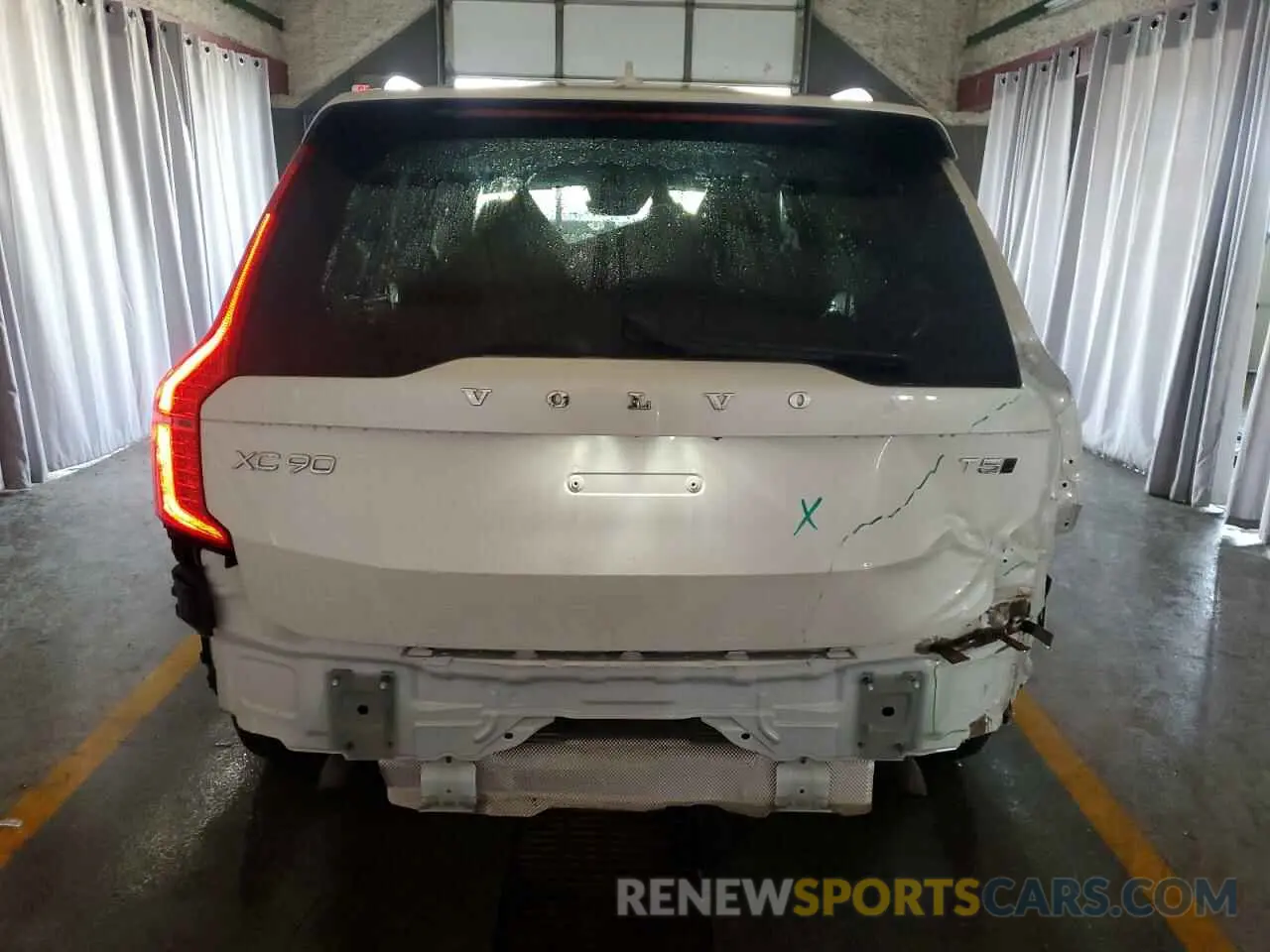 6 fotografías del automóvil dañado YV4102PK4N1836707 VOLVO XC90 2022