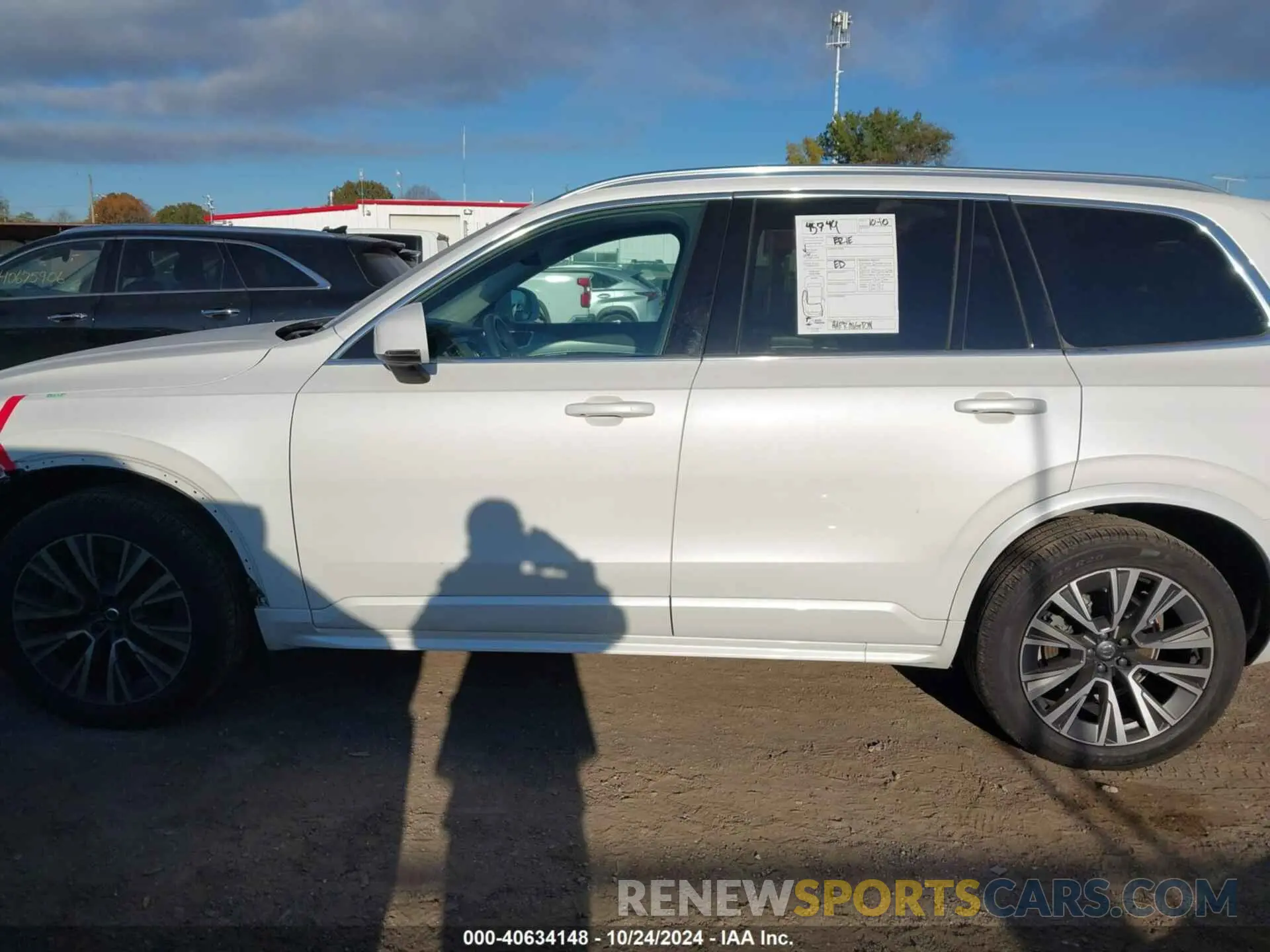 15 fotografías del automóvil dañado YV4102PK9N1793059 VOLVO XC90 2022