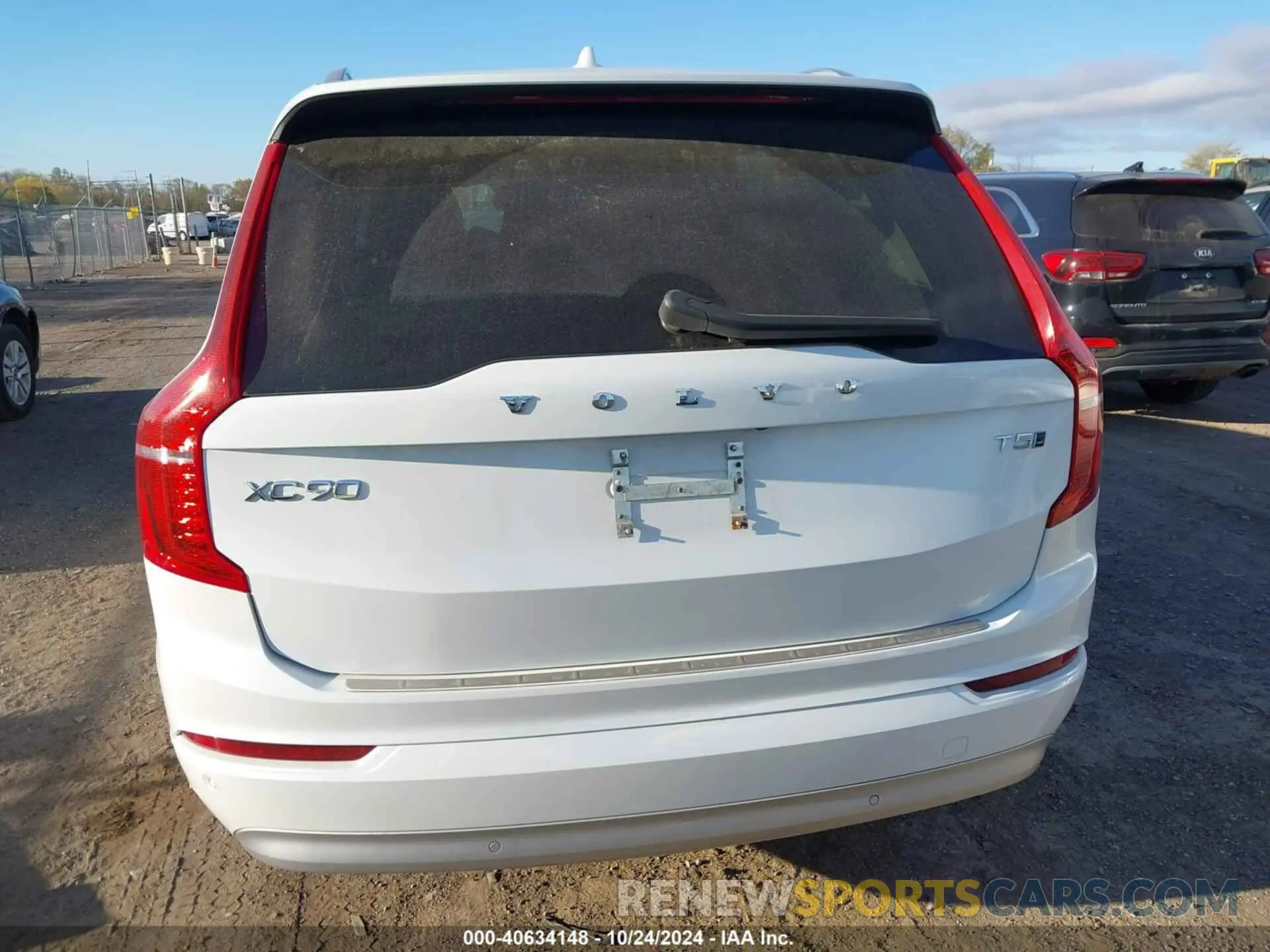 17 fotografías del automóvil dañado YV4102PK9N1793059 VOLVO XC90 2022