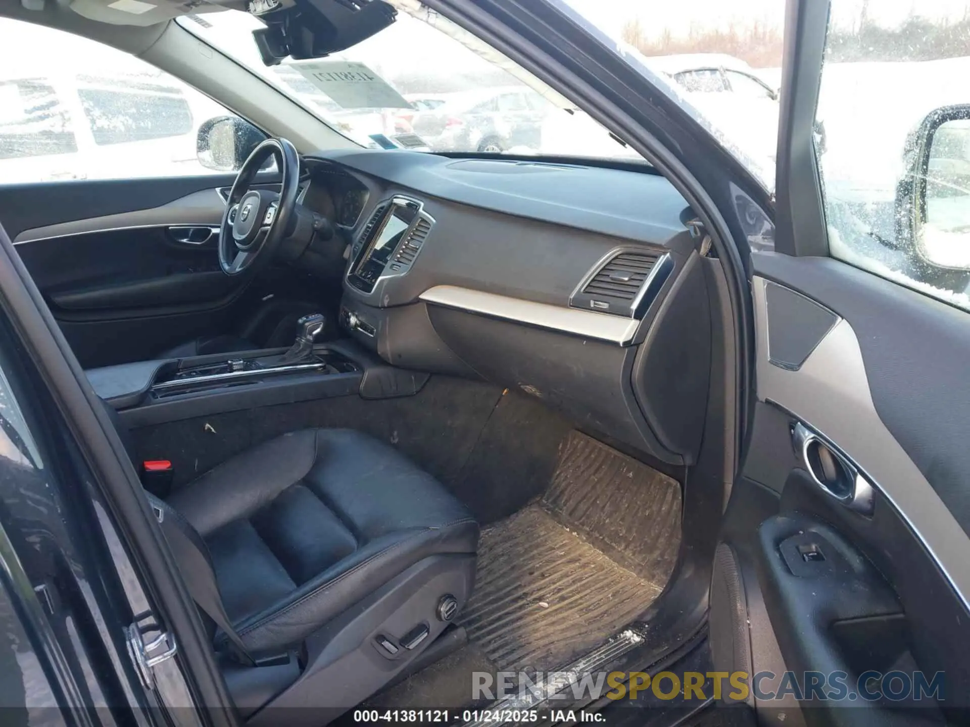 5 fotografías del automóvil dañado YV4102PK9N1794227 VOLVO XC90 2022