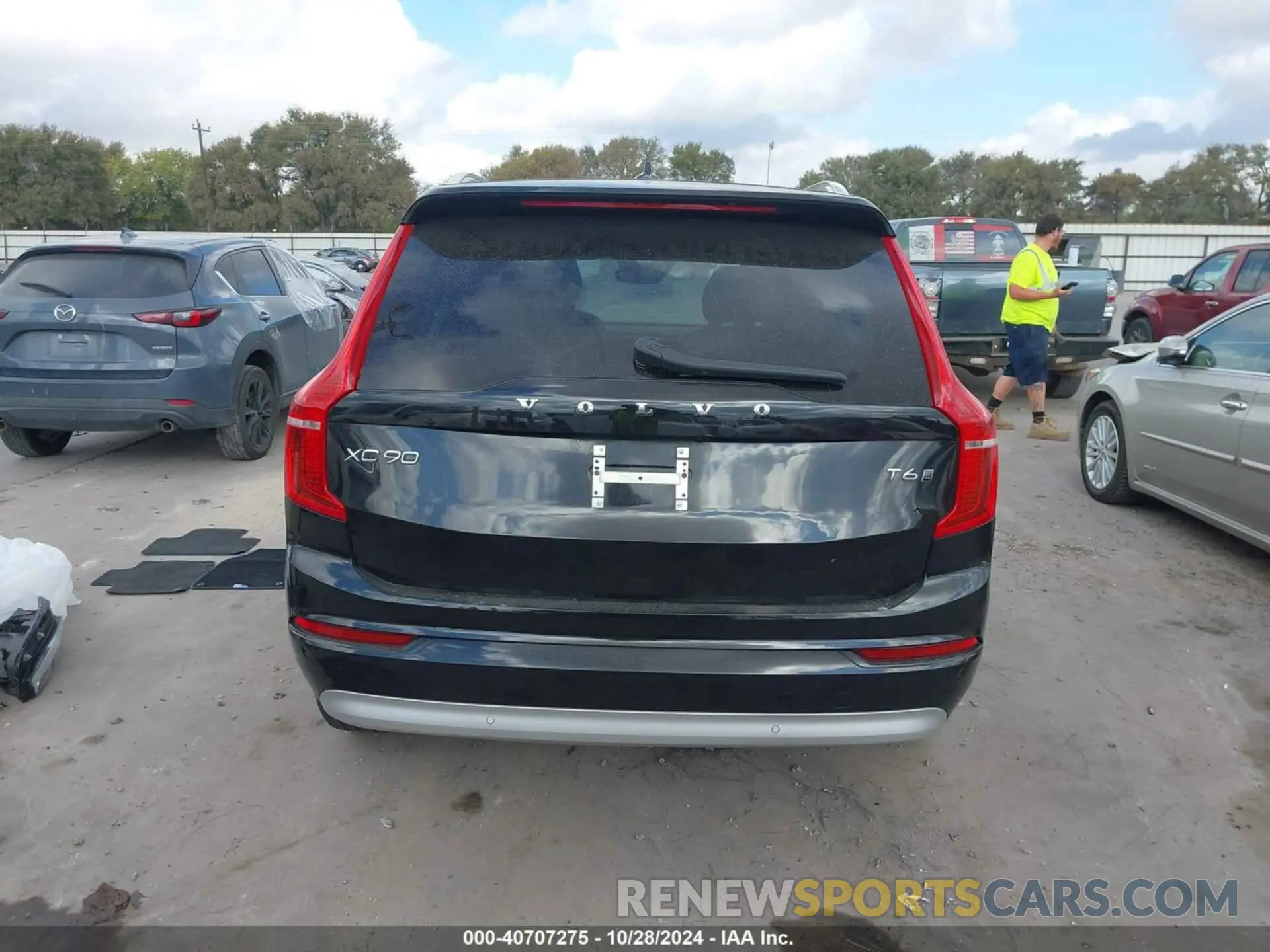 16 fotografías del automóvil dañado YV4A221K4N1810692 VOLVO XC90 2022