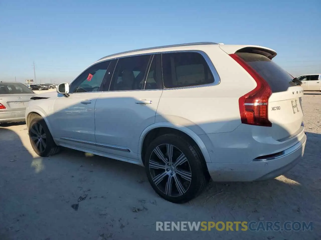 2 fotografías del automóvil dañado YV4A221L2N1827855 VOLVO XC90 2022