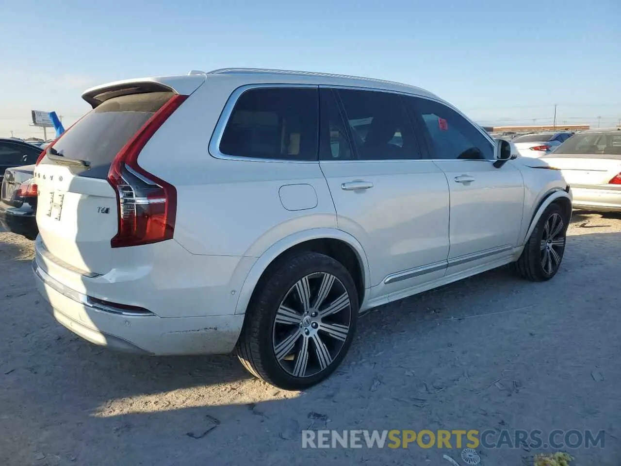 3 fotografías del automóvil dañado YV4A221L2N1827855 VOLVO XC90 2022