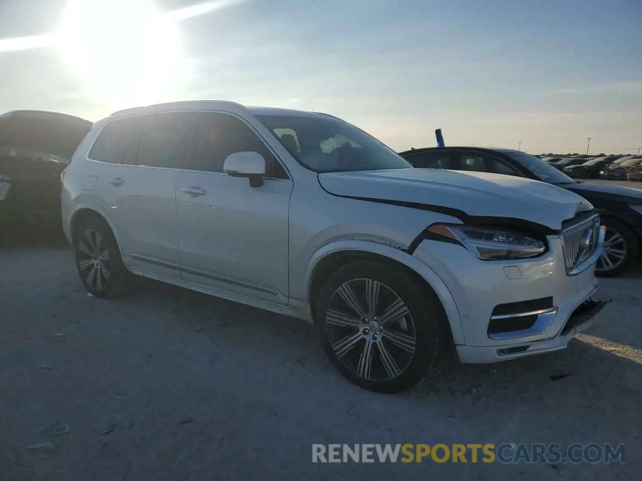 4 fotografías del automóvil dañado YV4A221L2N1827855 VOLVO XC90 2022