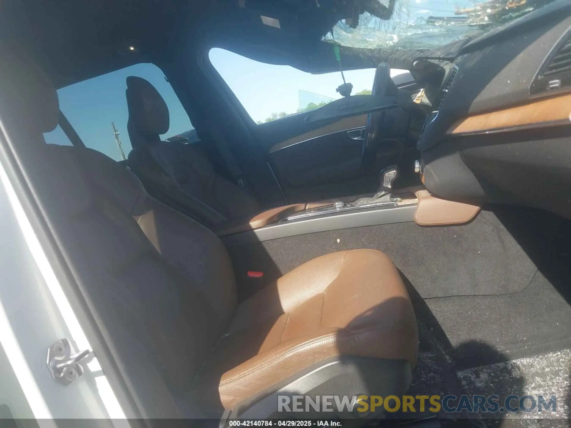 5 fotografías del automóvil dañado YV4A22PK2N1781135 VOLVO XC90 2022