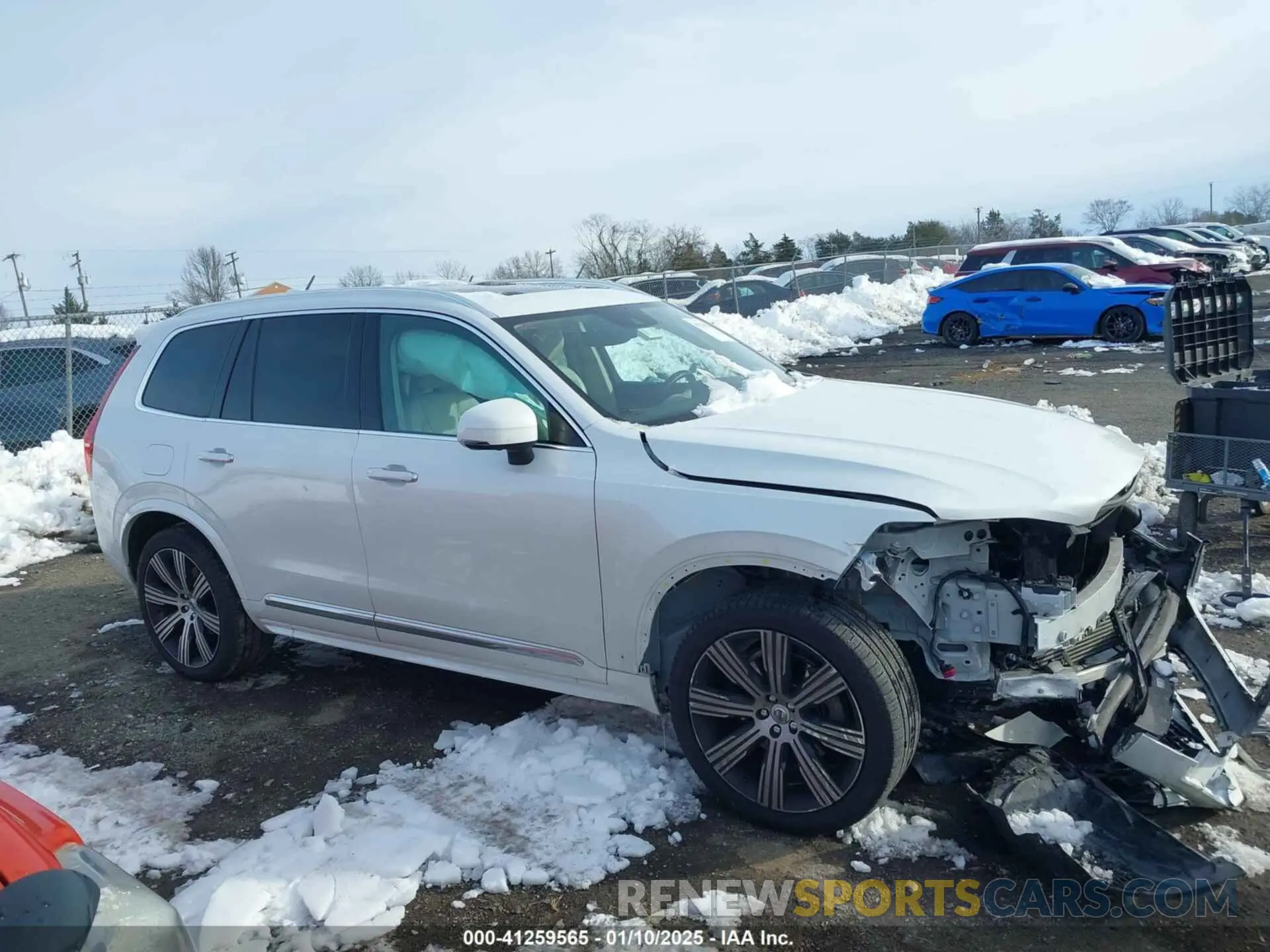 13 fotografías del automóvil dañado YV4A22PL5N1817022 VOLVO XC90 2022