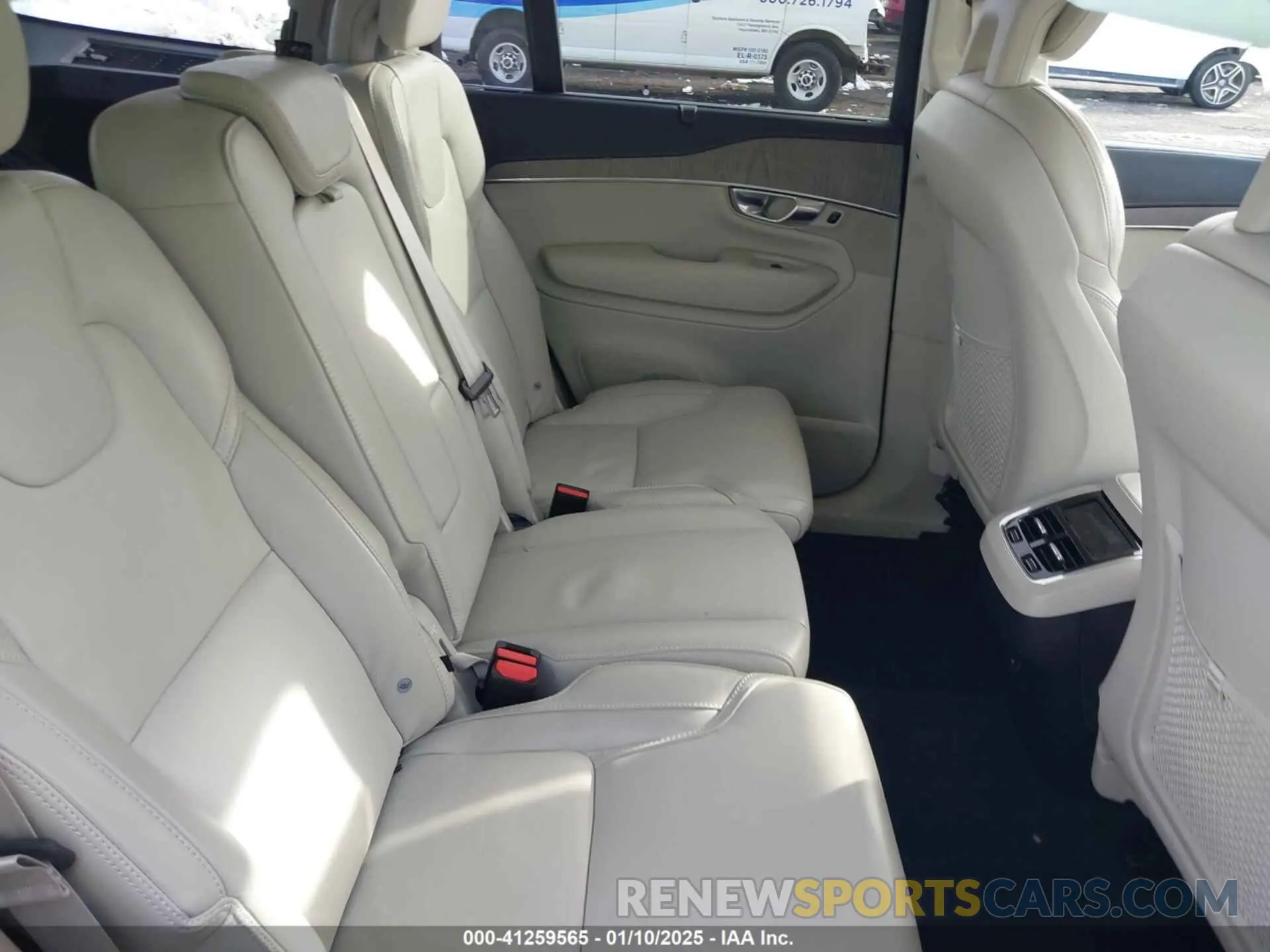 8 fotografías del automóvil dañado YV4A22PL5N1817022 VOLVO XC90 2022