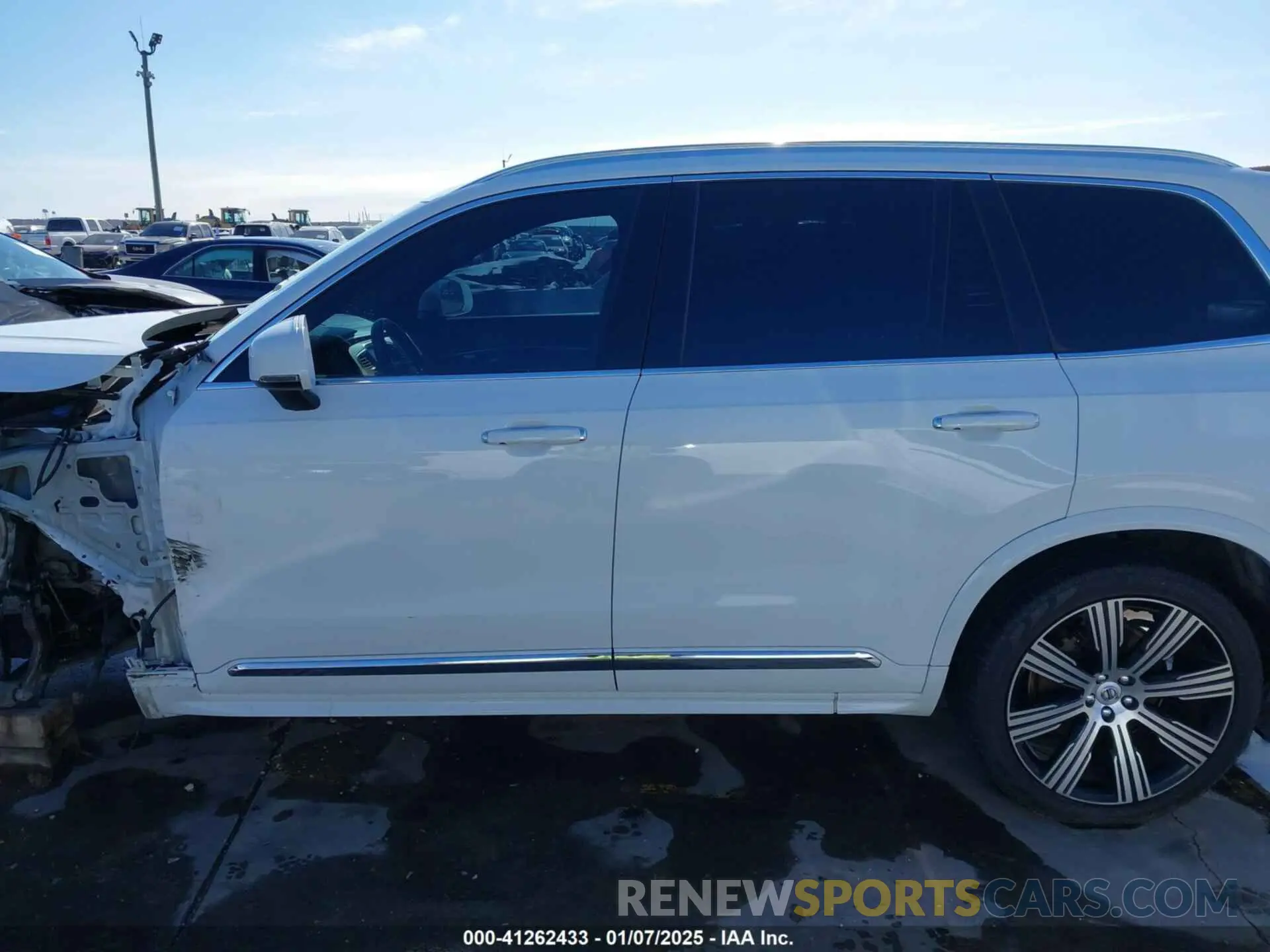 15 fotografías del automóvil dañado YV4A22PL6N1828806 VOLVO XC90 2022