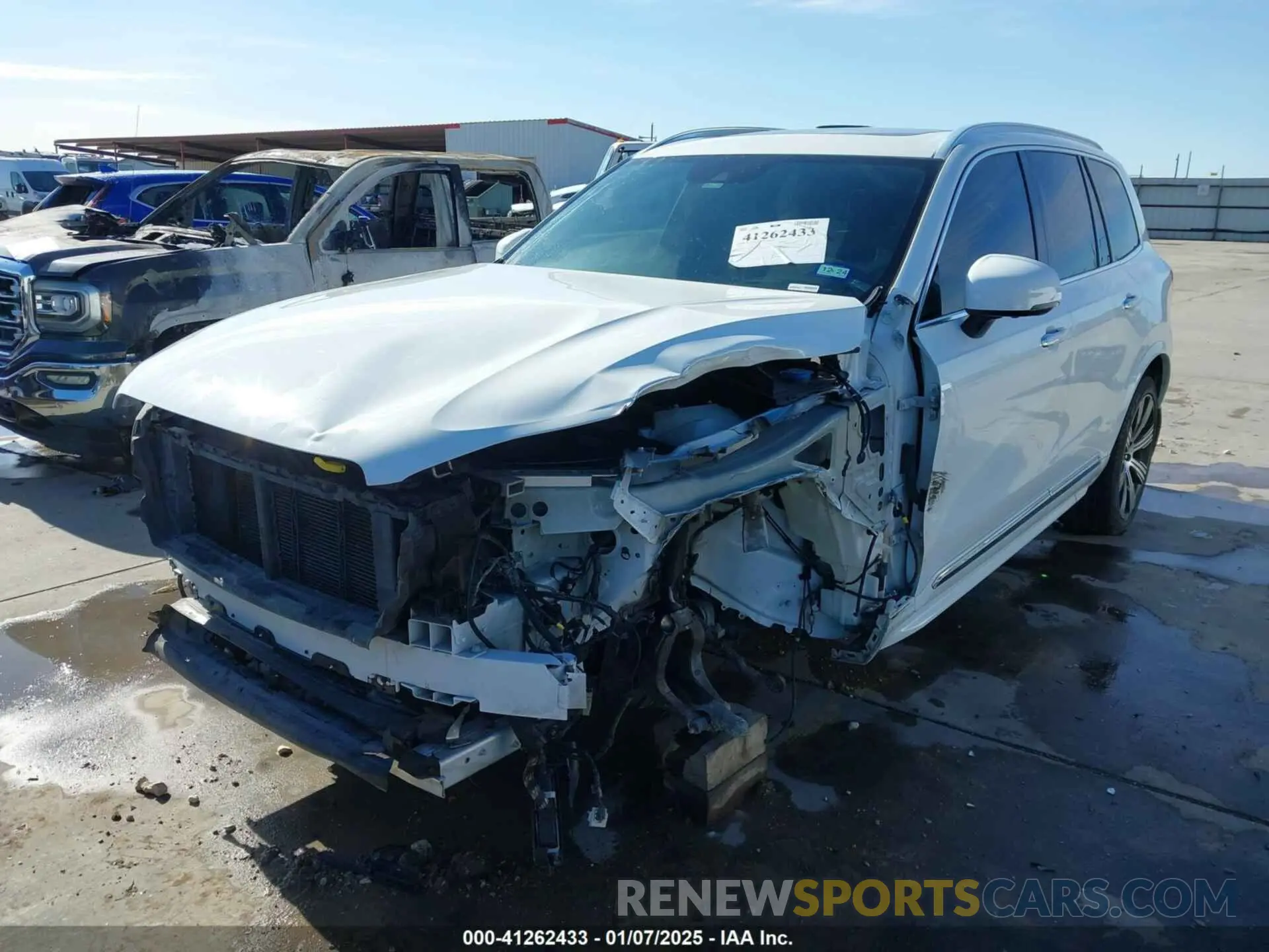 2 fotografías del automóvil dañado YV4A22PL6N1828806 VOLVO XC90 2022