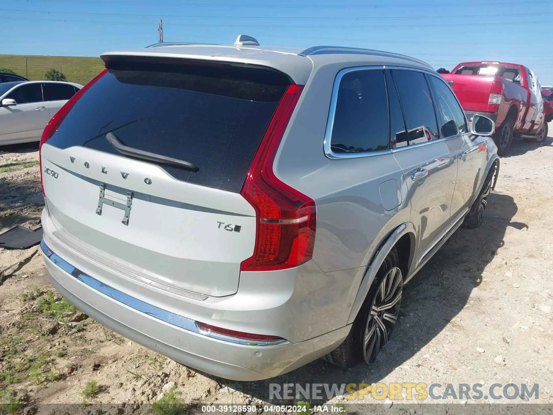 4 fotografías del automóvil dañado YV4A22PL7N1869218 VOLVO XC90 2022